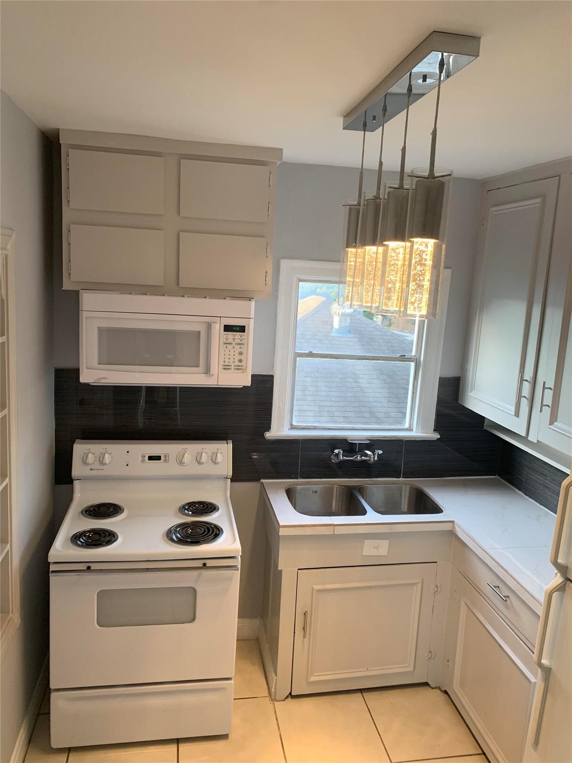 1546 Lombardy Street C Property Photo 8