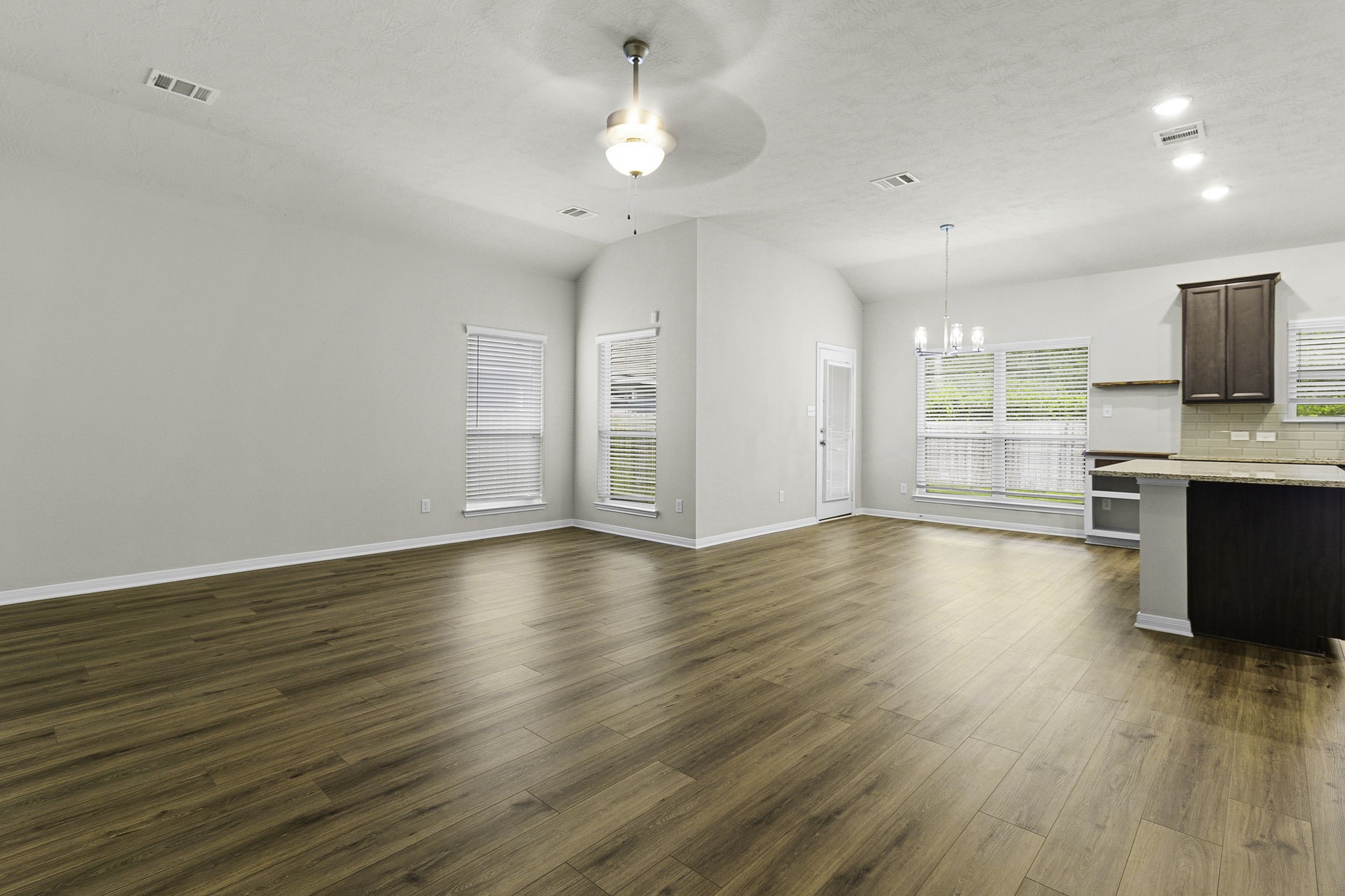 121 New Dawn Trail Property Photo 4