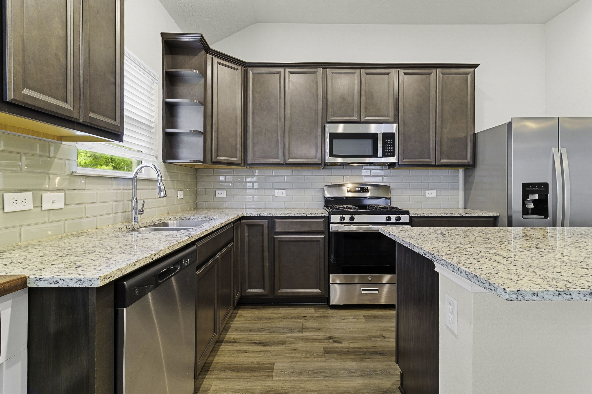 121 New Dawn Trail Property Photo 7