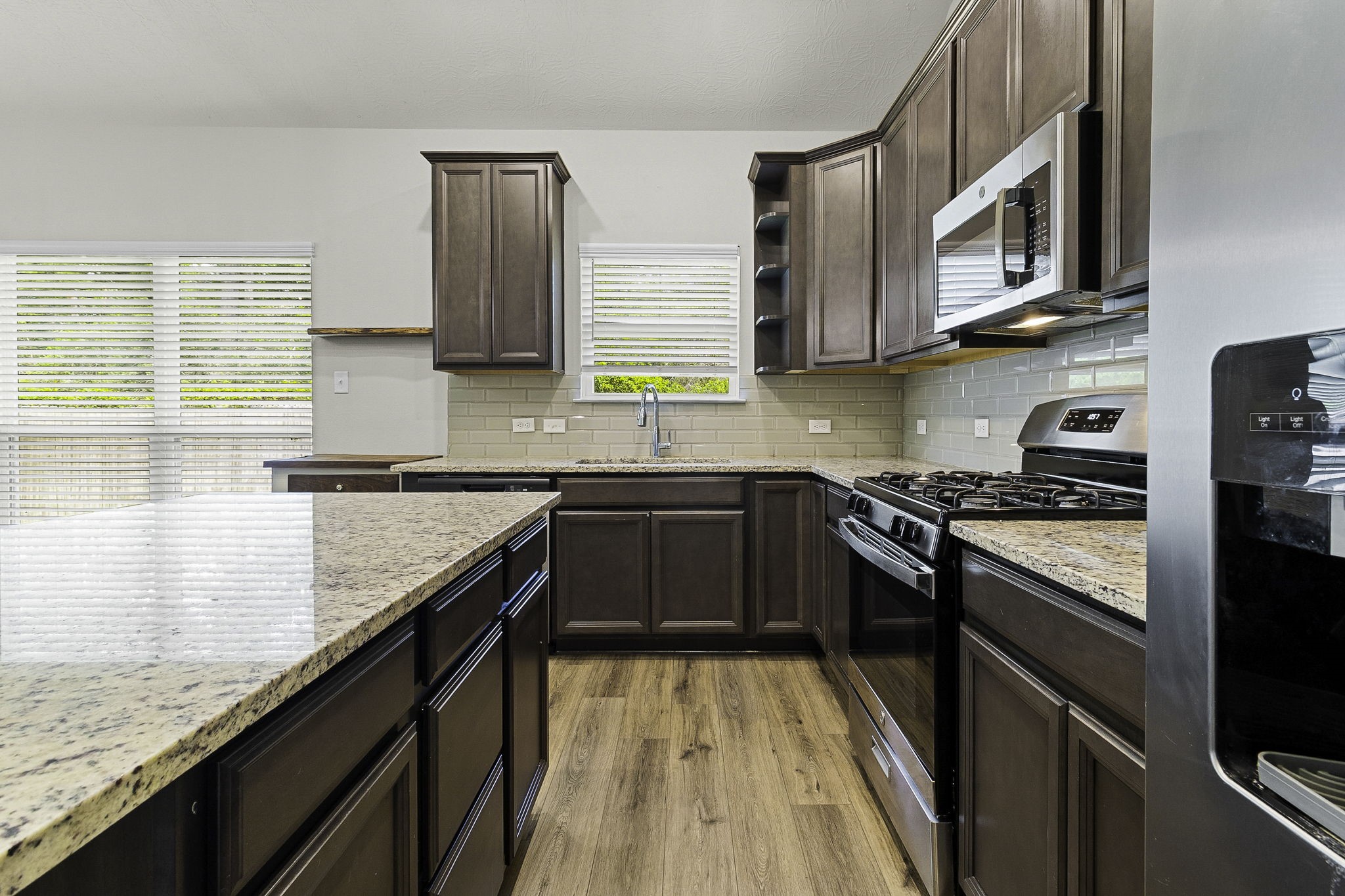 121 New Dawn Trail Property Photo 8