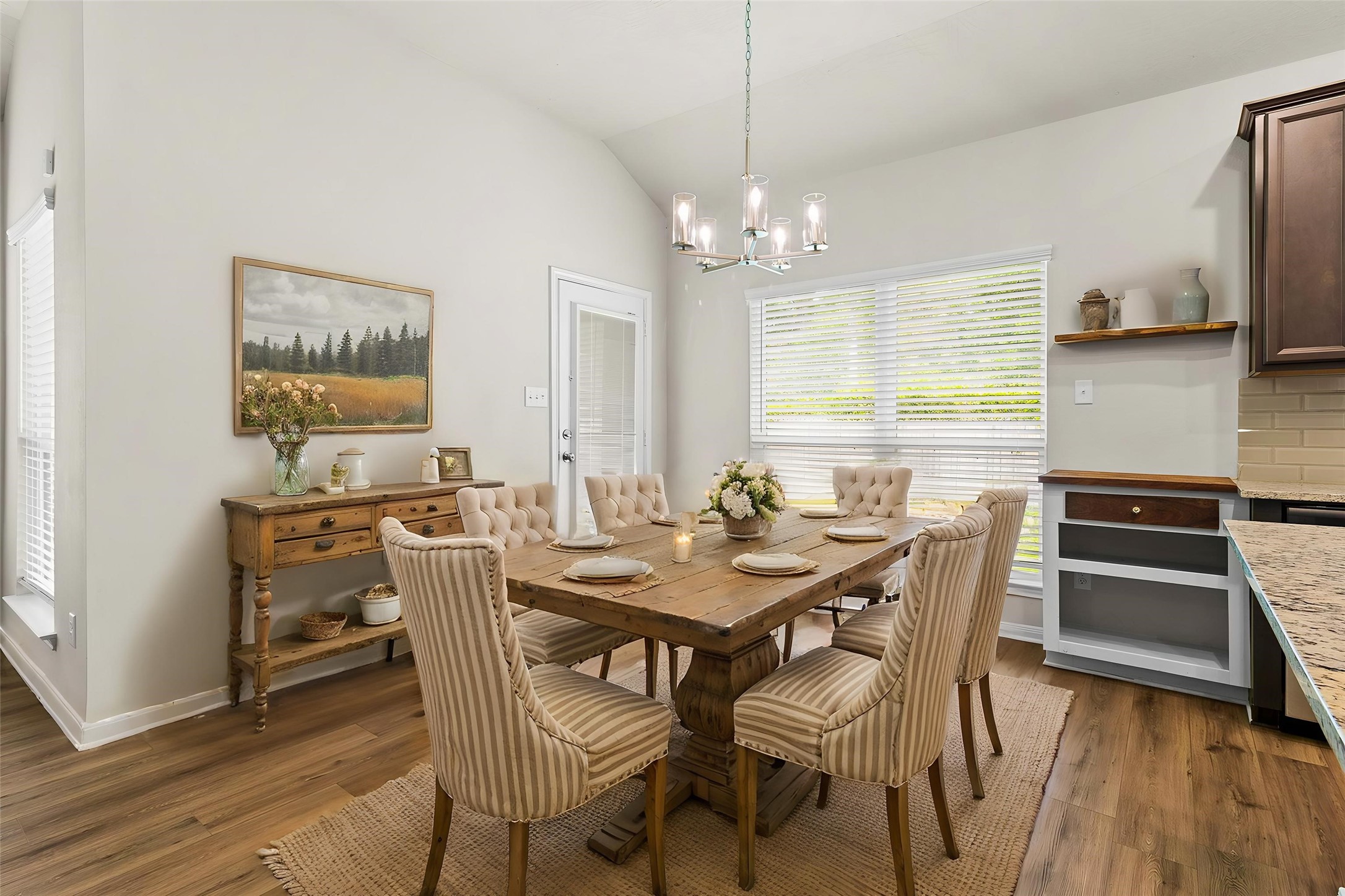 121 New Dawn Trail Property Photo 11
