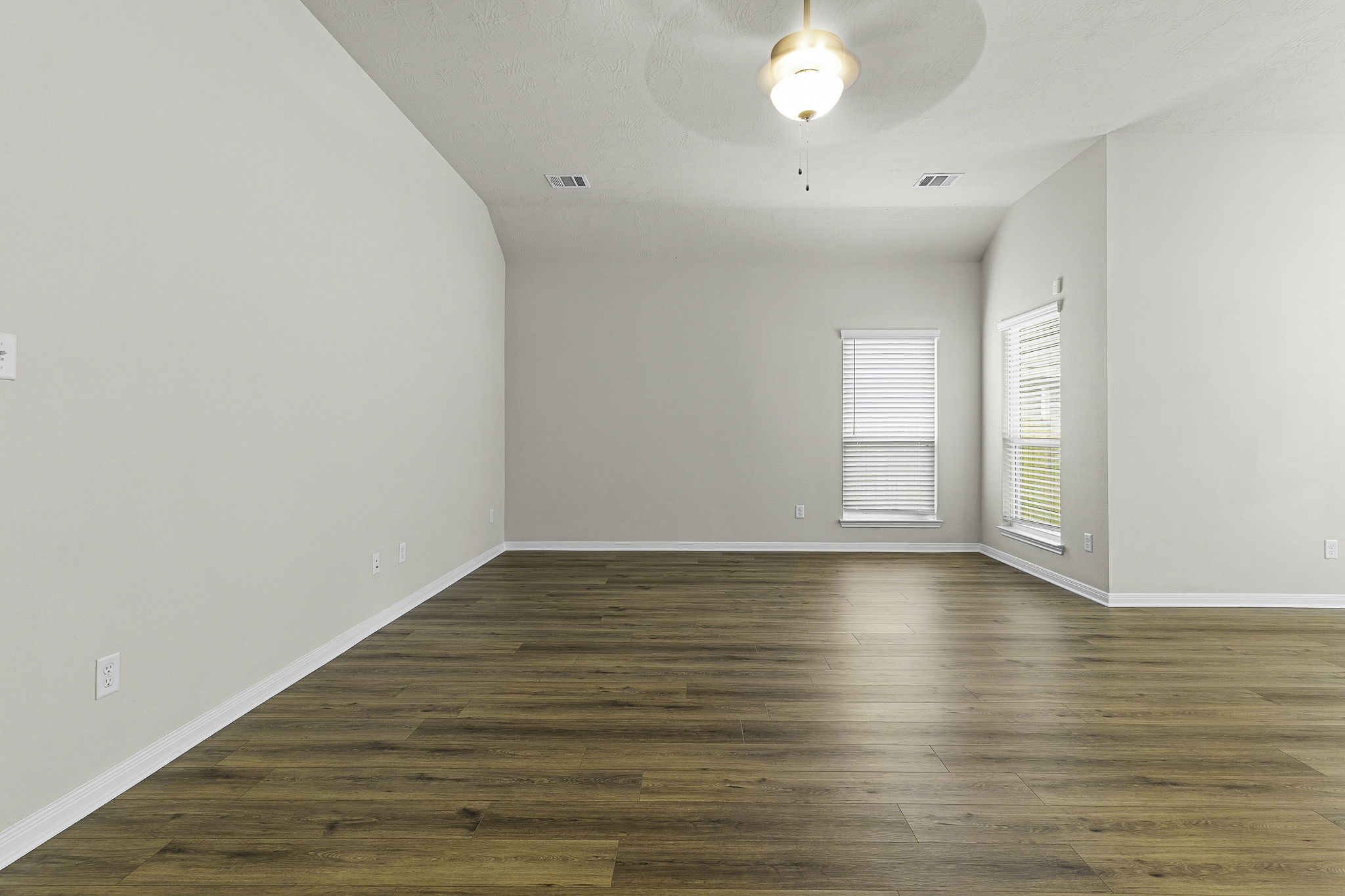 121 New Dawn Trail Property Photo 12