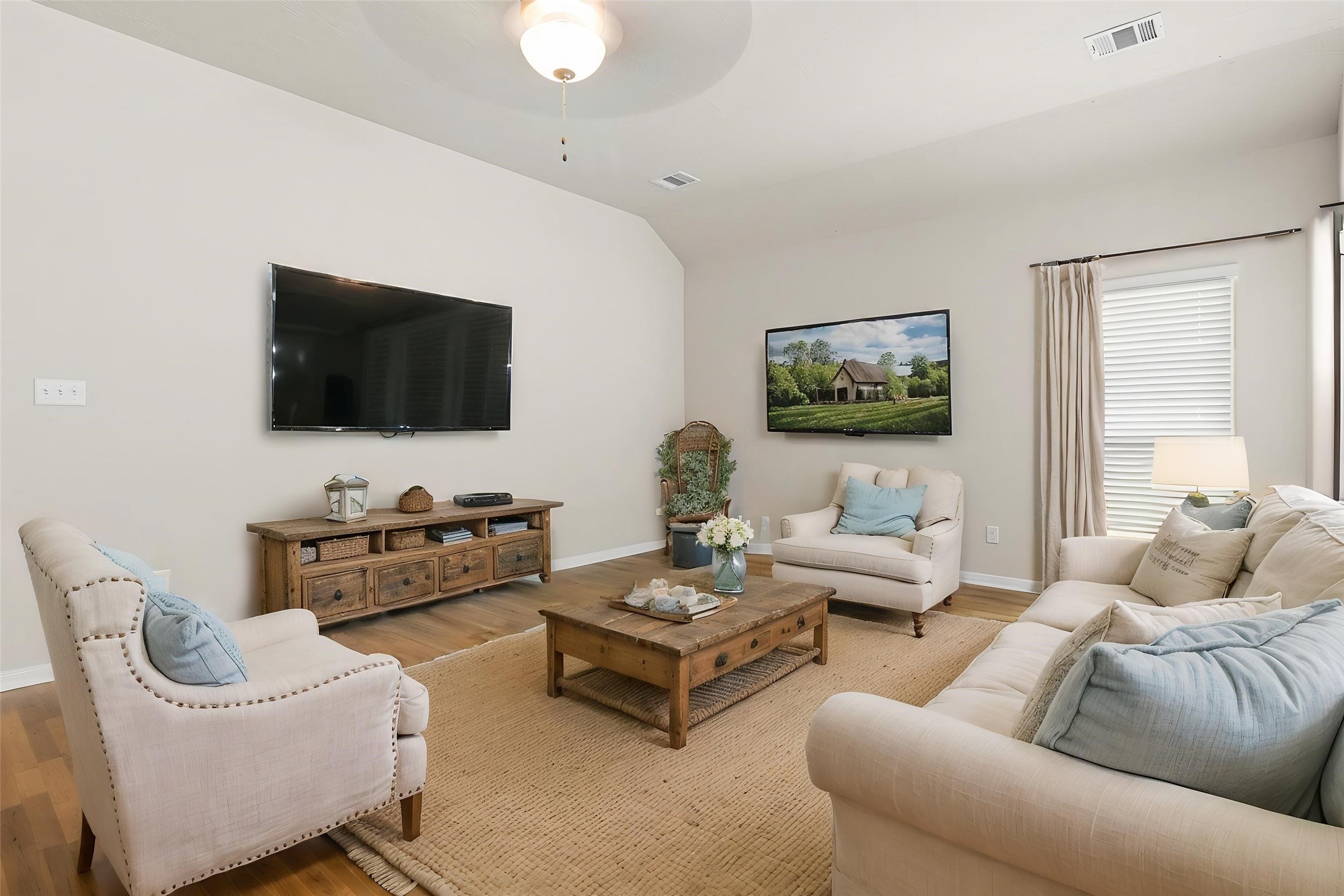 121 New Dawn Trail Property Photo 14