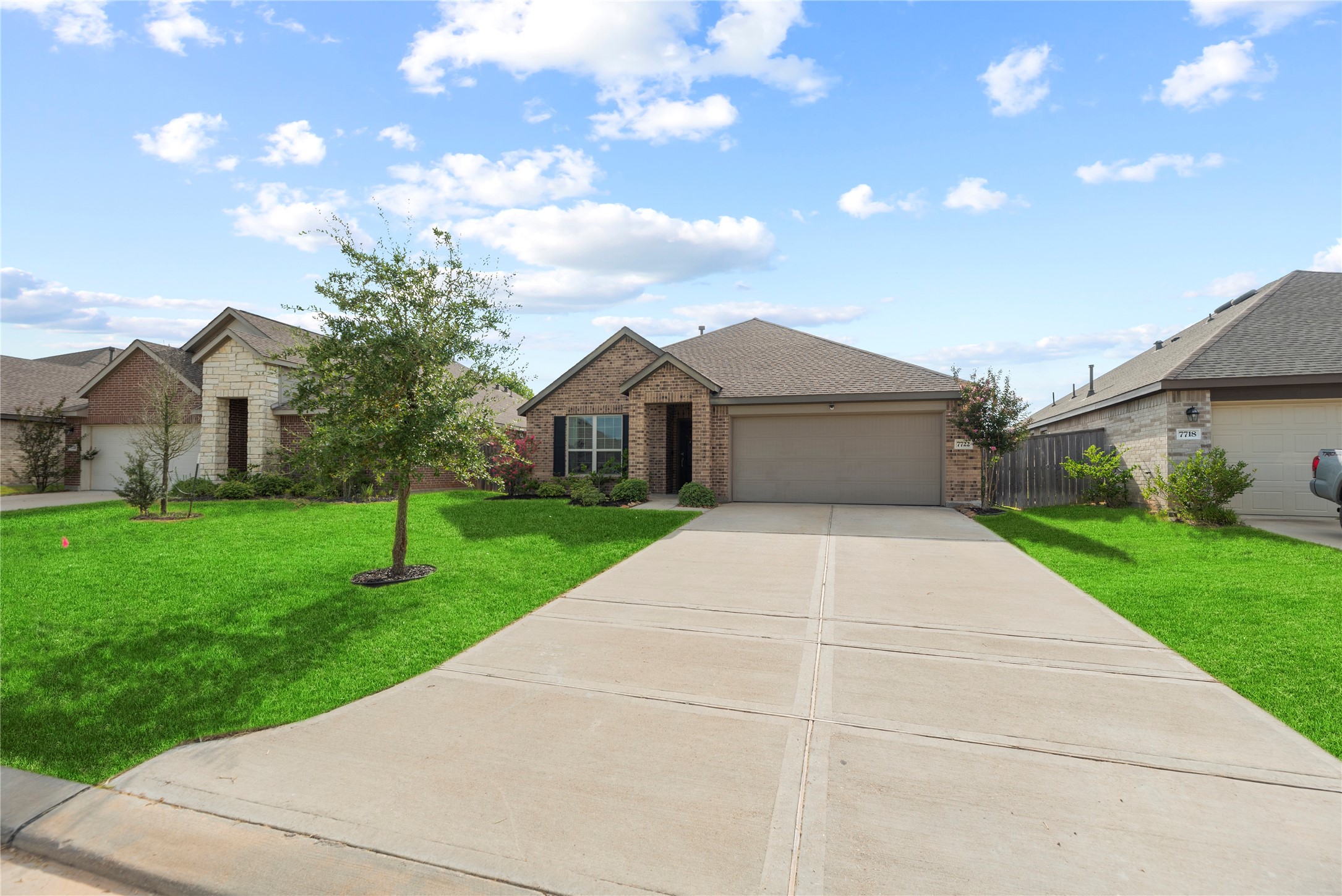 7722 Jasmine Chase Drive Property Photo 3