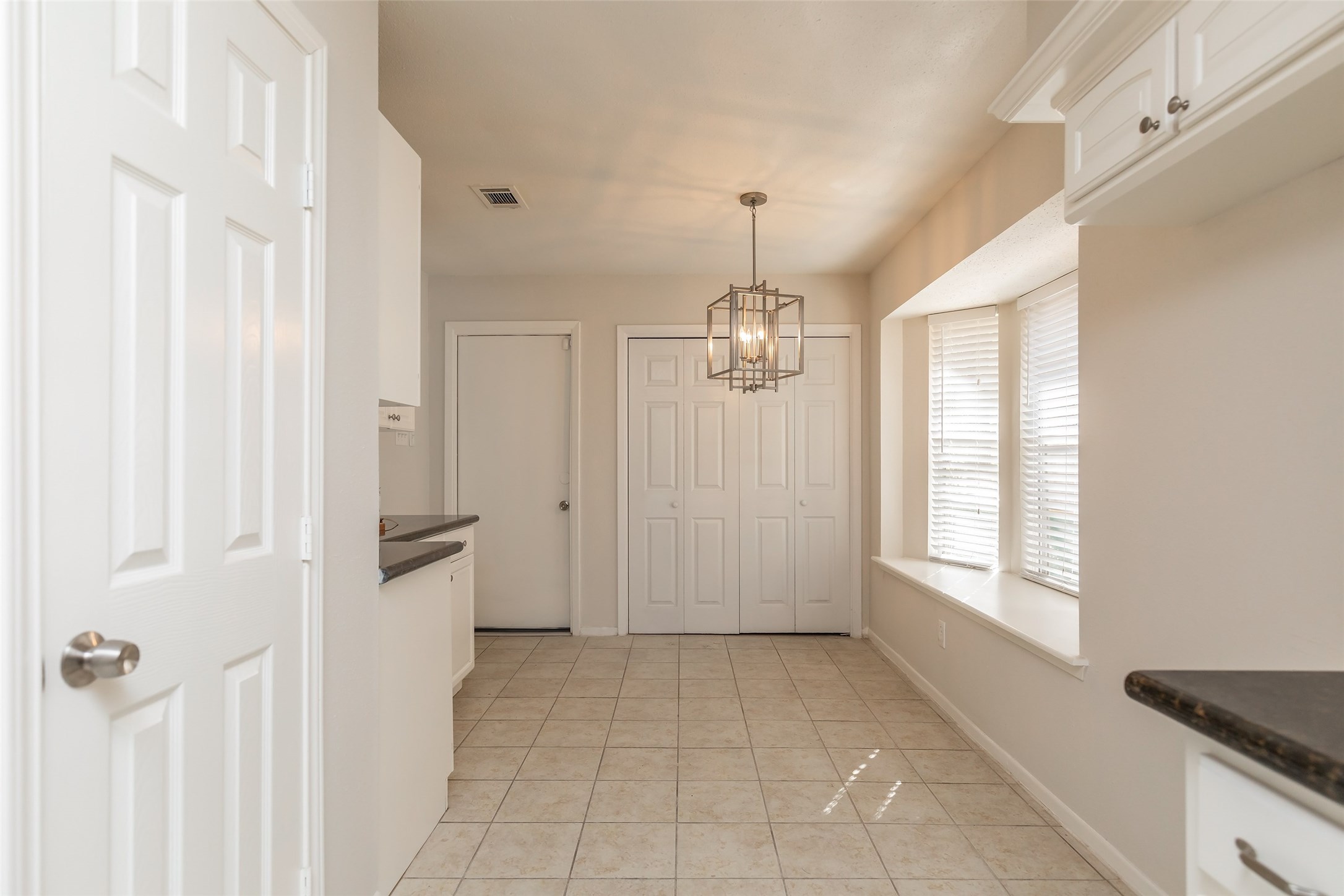 46 N Deerfoot Circle Property Photo 11