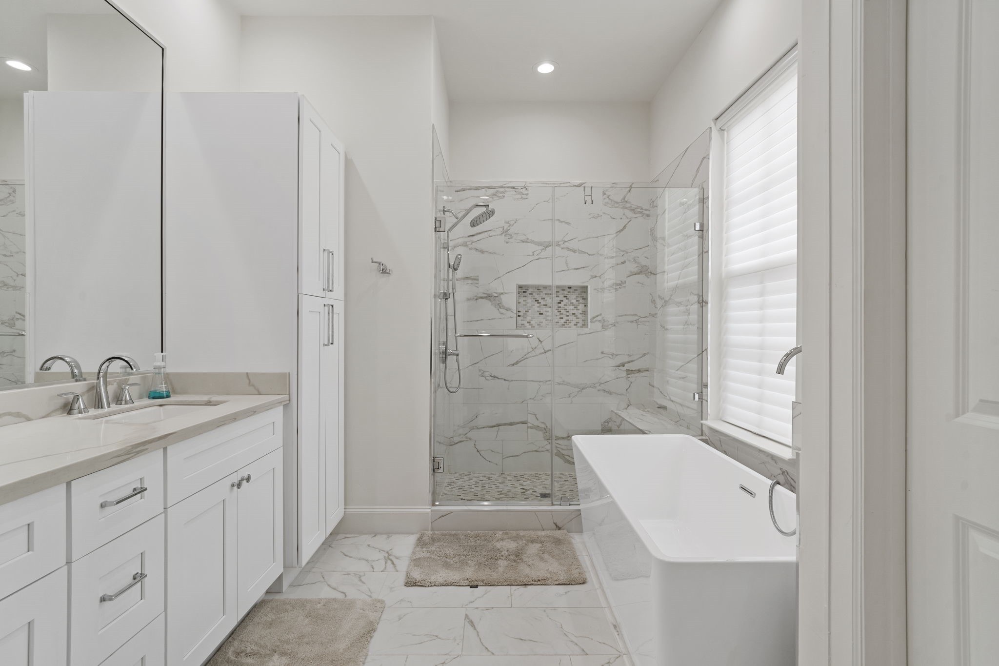 2174 Briarglen Drive Property Photo 4