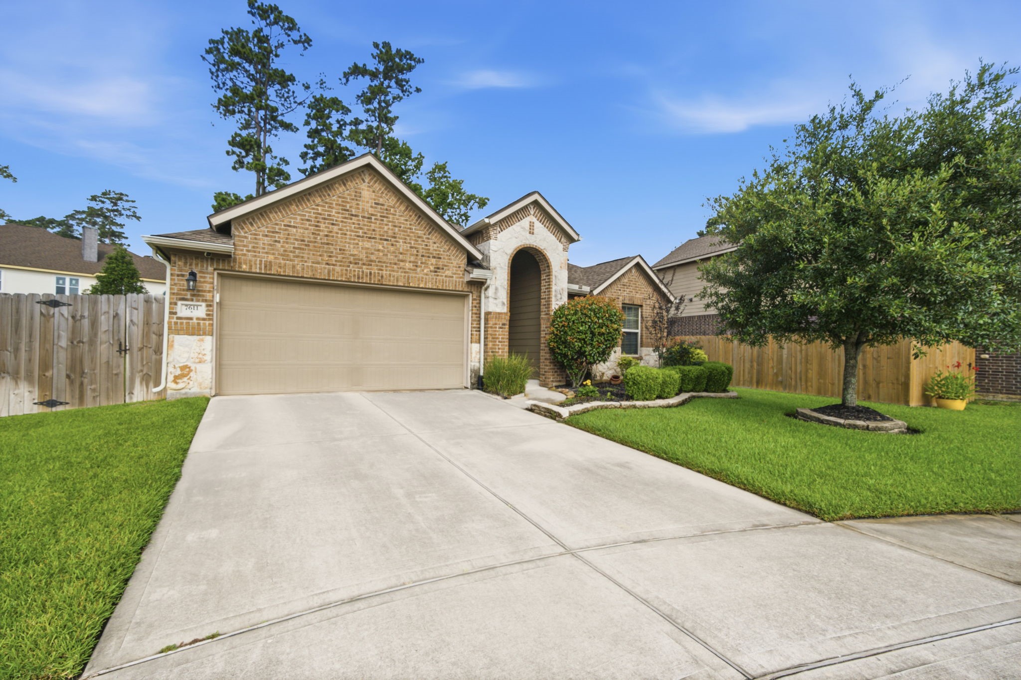7611 Willow School Drive Property Photo 3