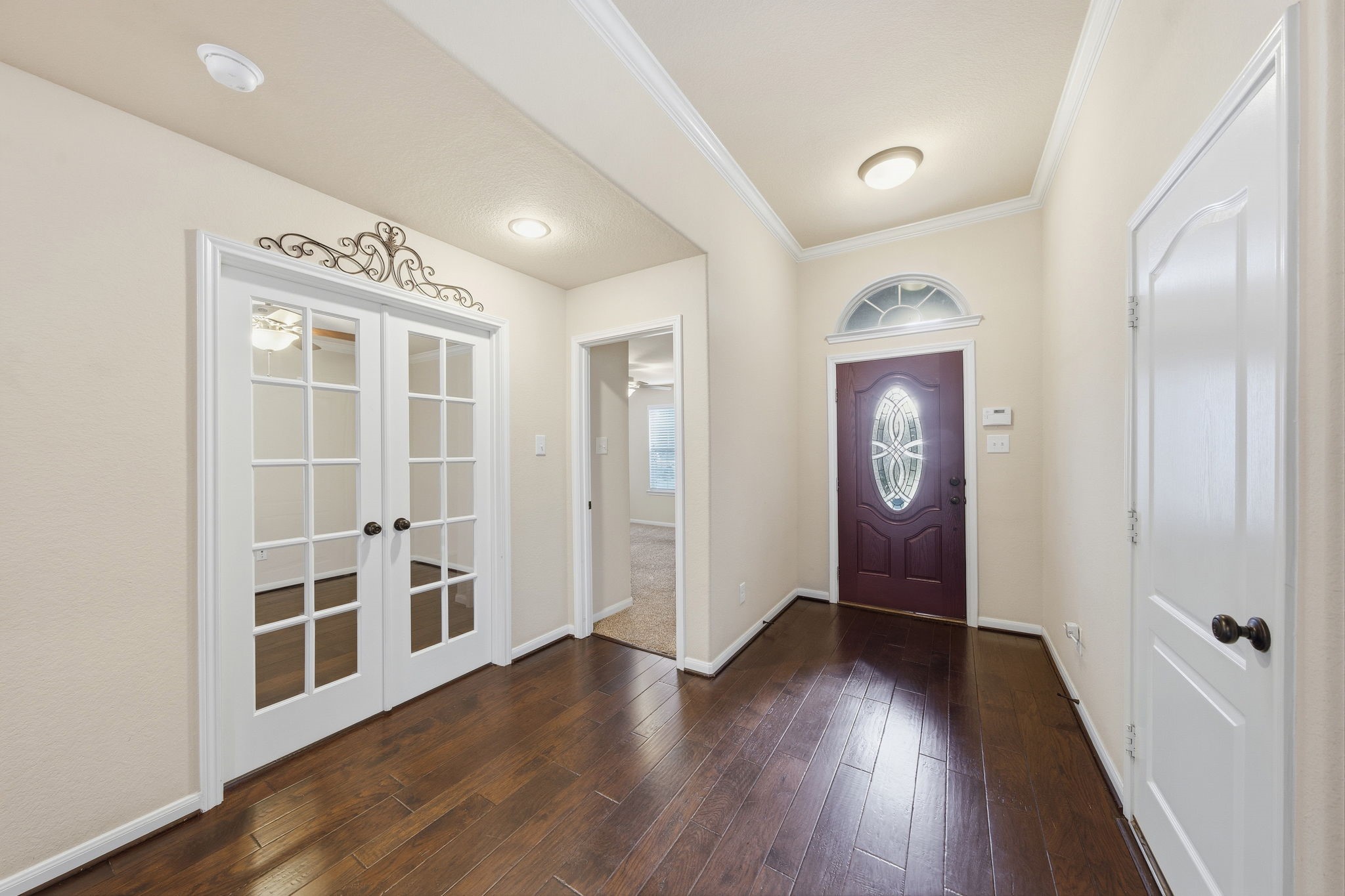 7611 Willow School Drive Property Photo 4