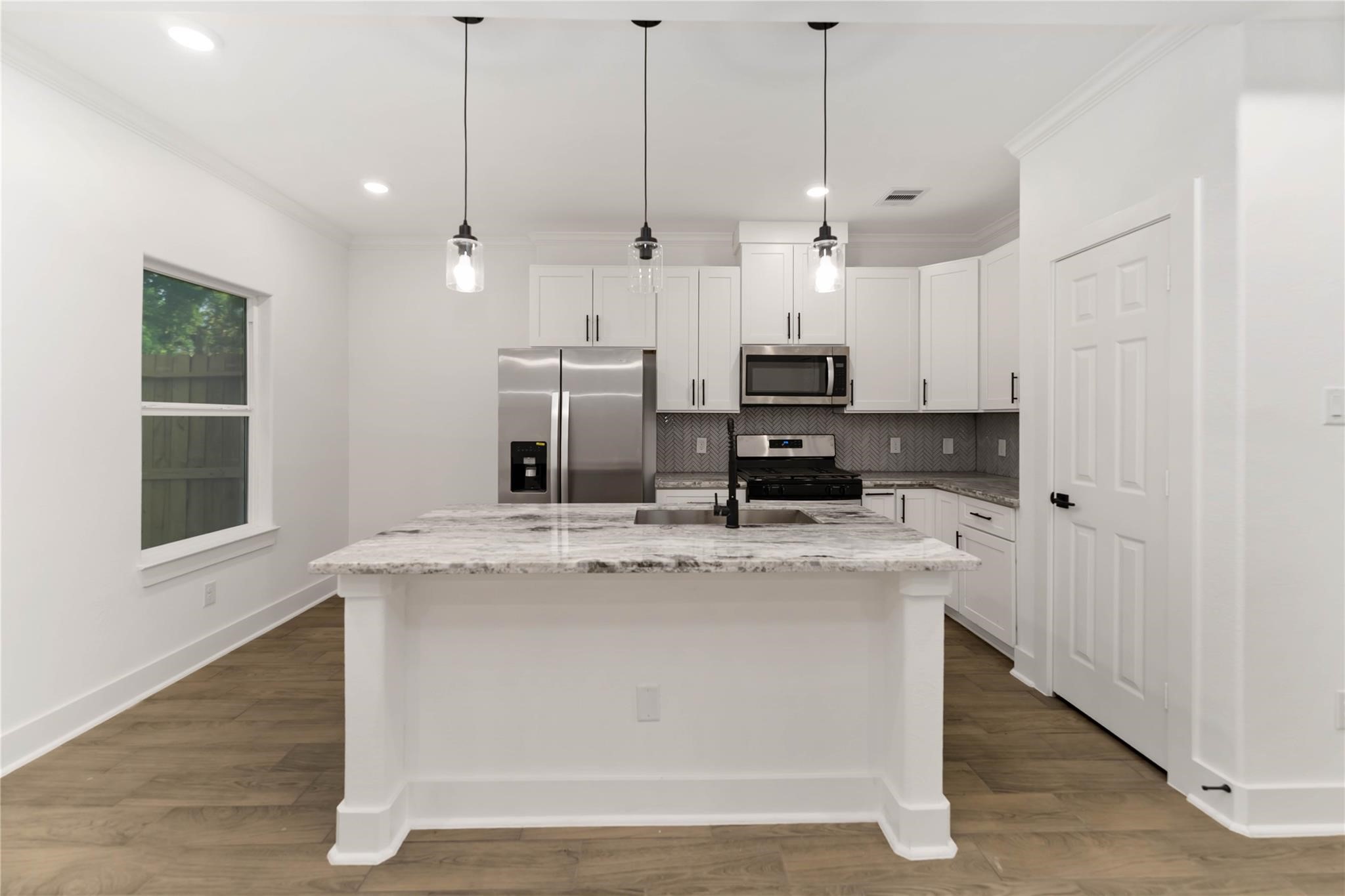 6736 Paris Street Property Photo 4