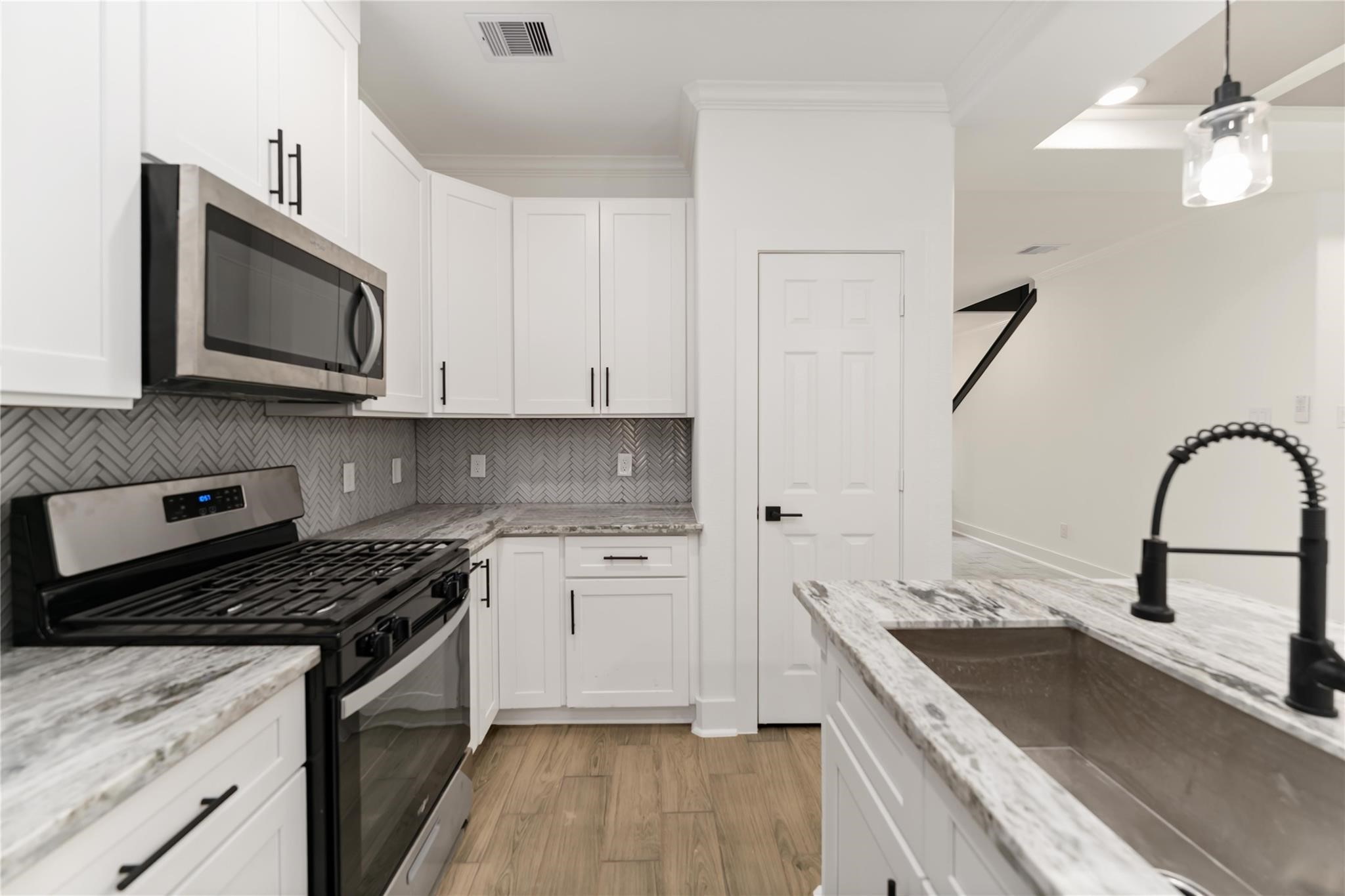 6736 Paris Street Property Photo 6