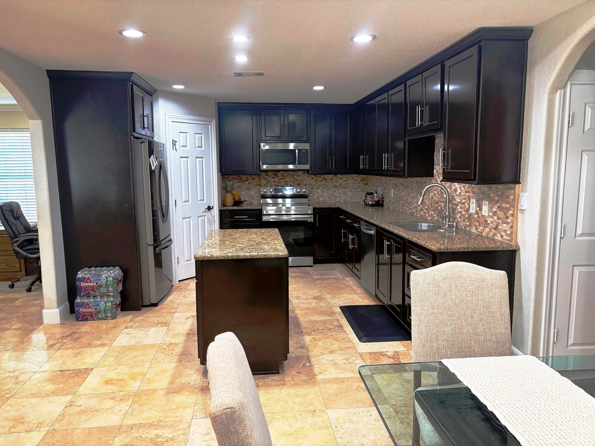 6352 Glenhagen Drive Property Photo 1