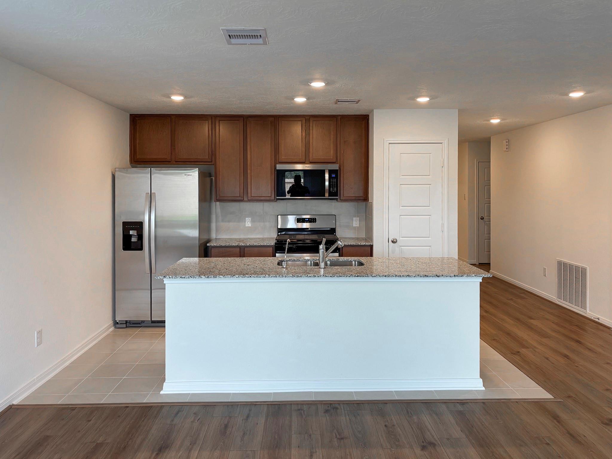6018 Monte Thomas Property Photo 4