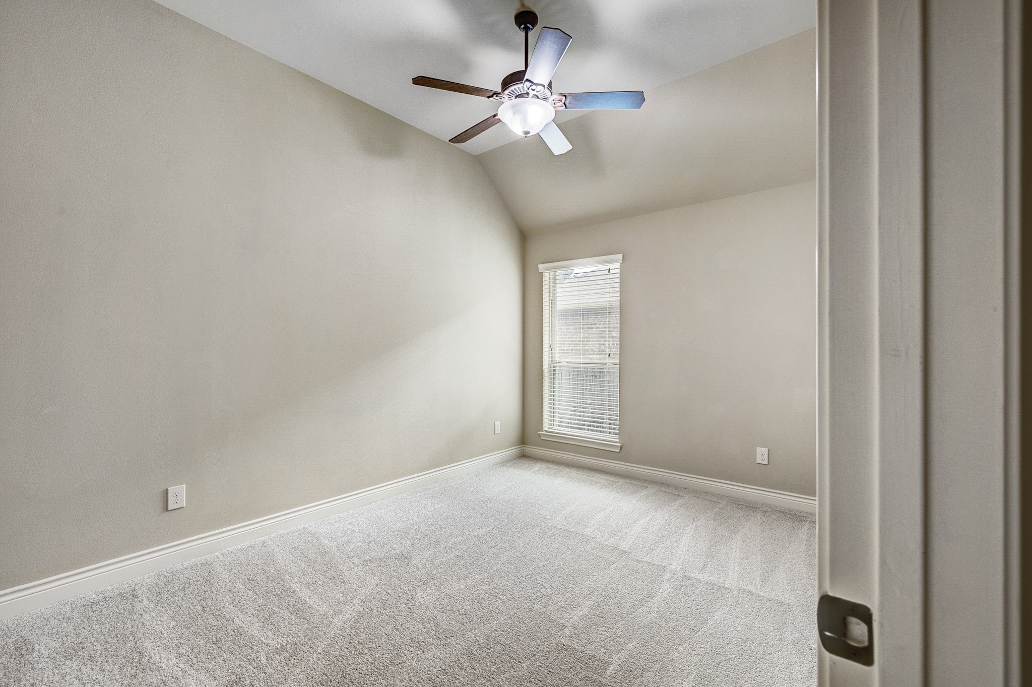 160 Knollbrook Circle Property Photo 24