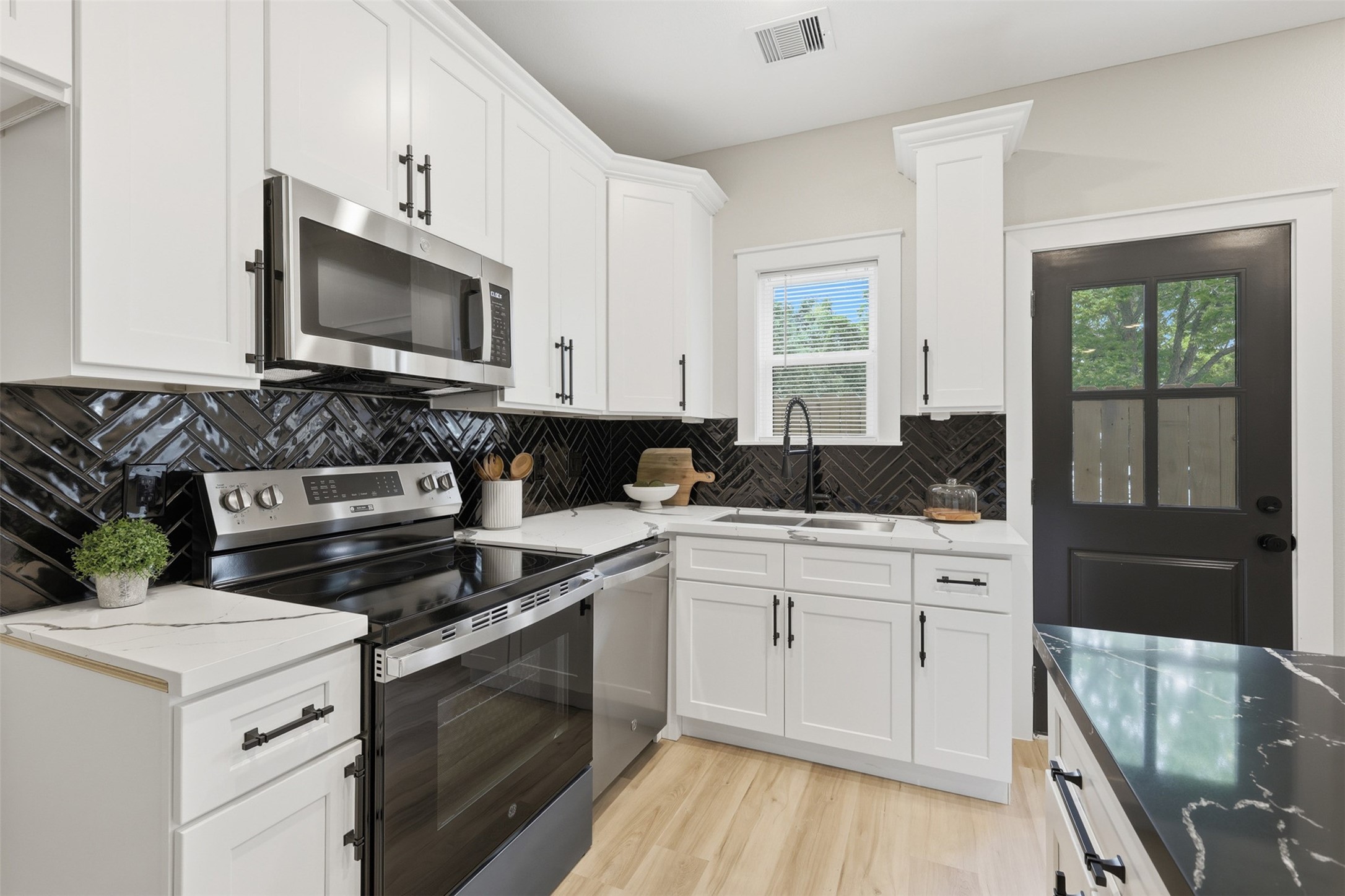 4719 Mallow Street Property Photo 12