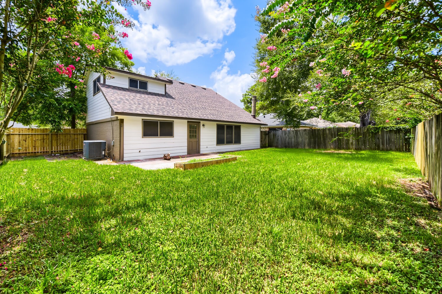 5819 Culross Close Property Photo 3