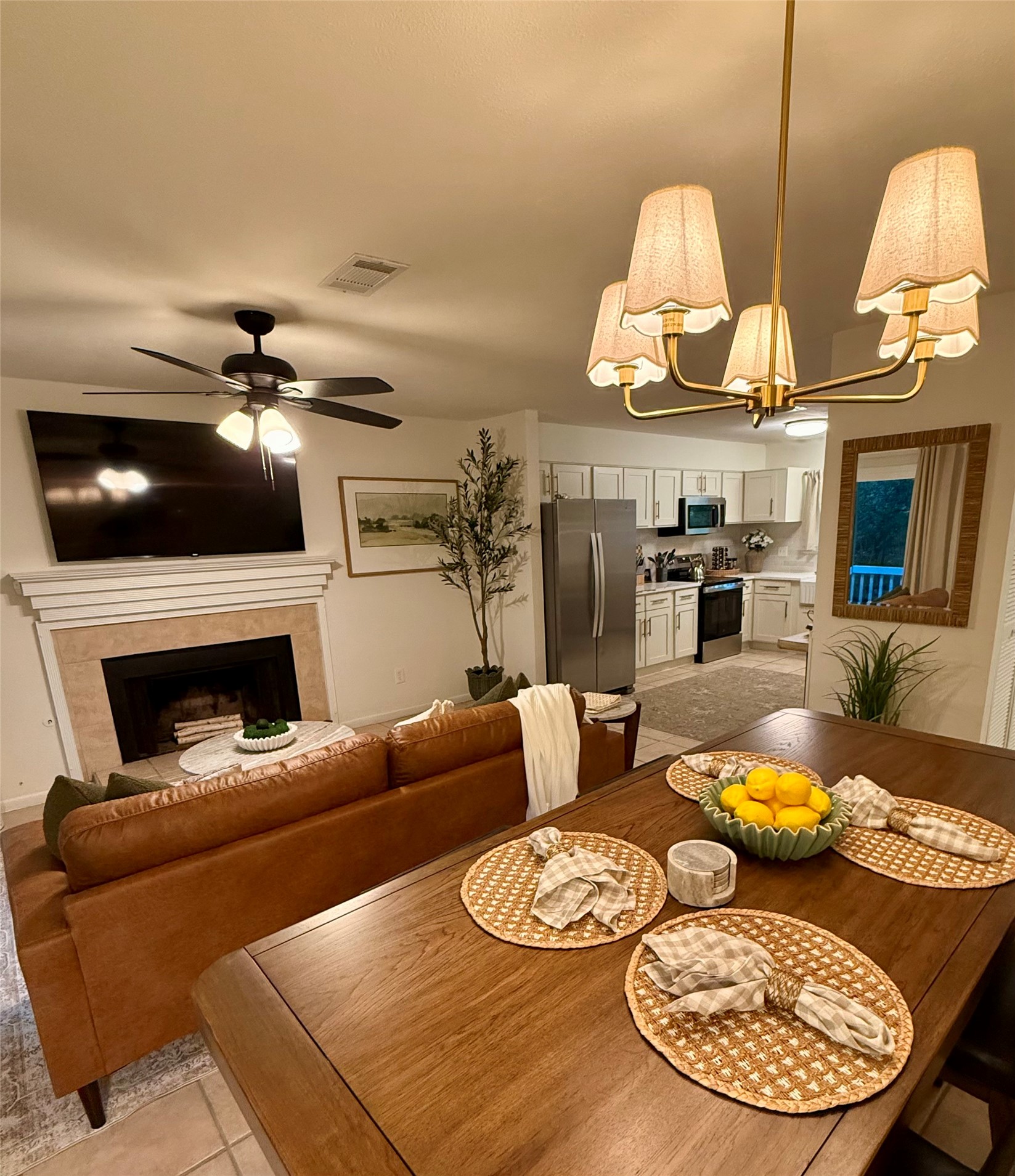 1 Laurel Oak Place Property Photo 4
