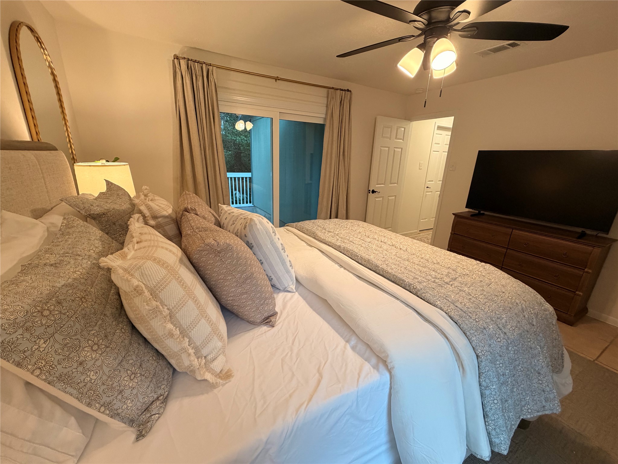 1 Laurel Oak Place Property Photo 12