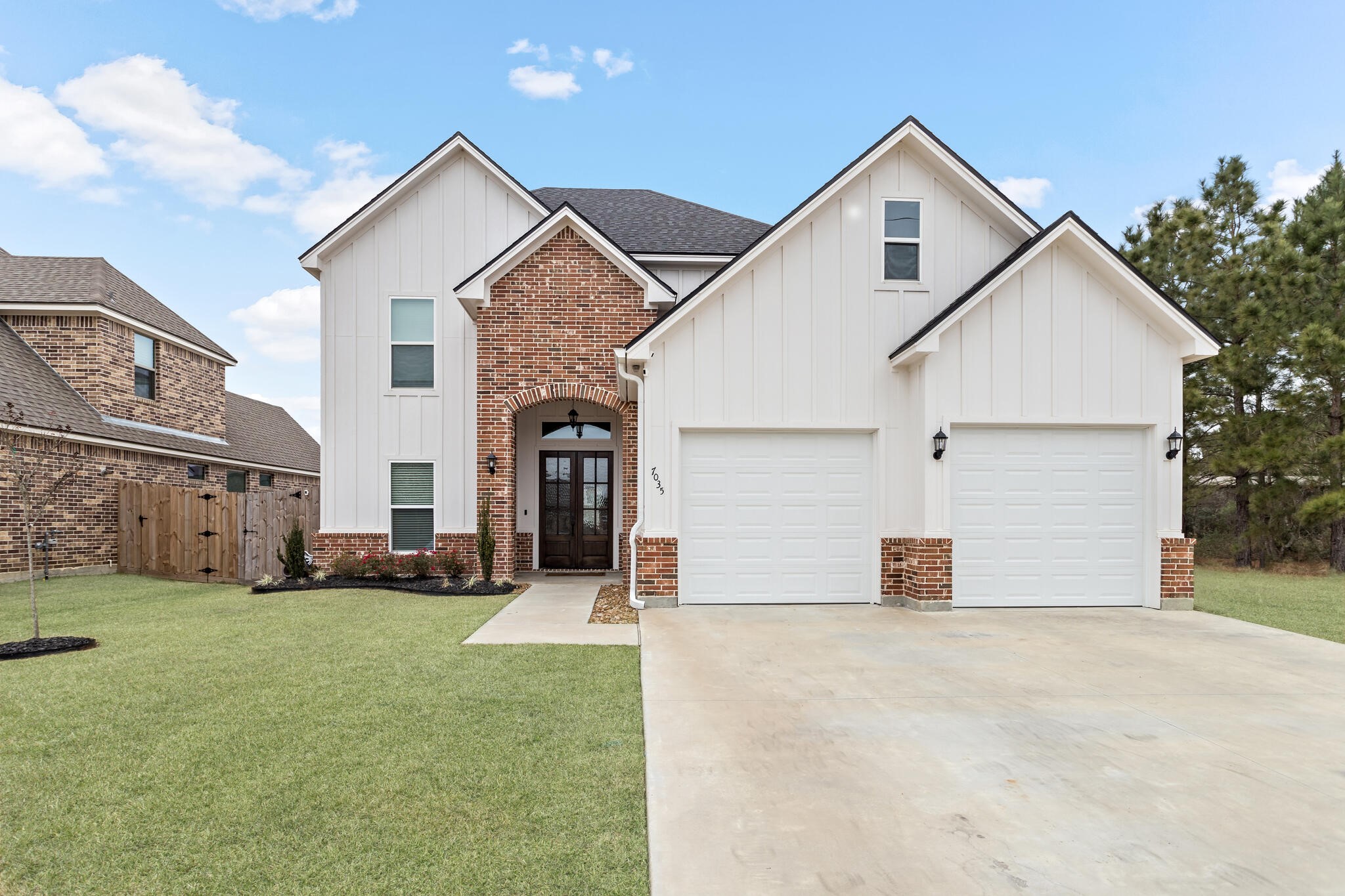 7035 Woodridge Drive Property Photo