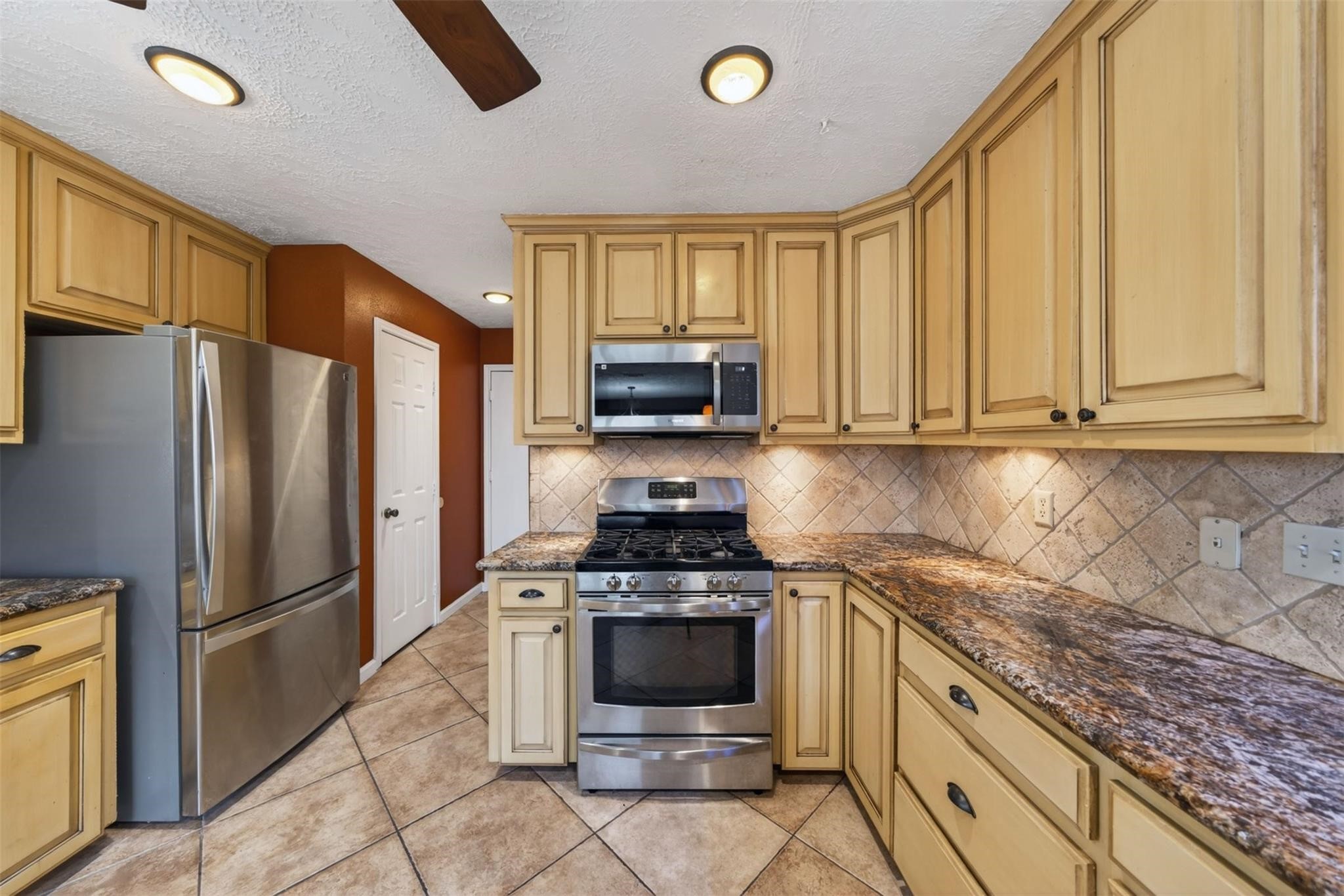 12511 Ravens Mate Drive Property Photo 4