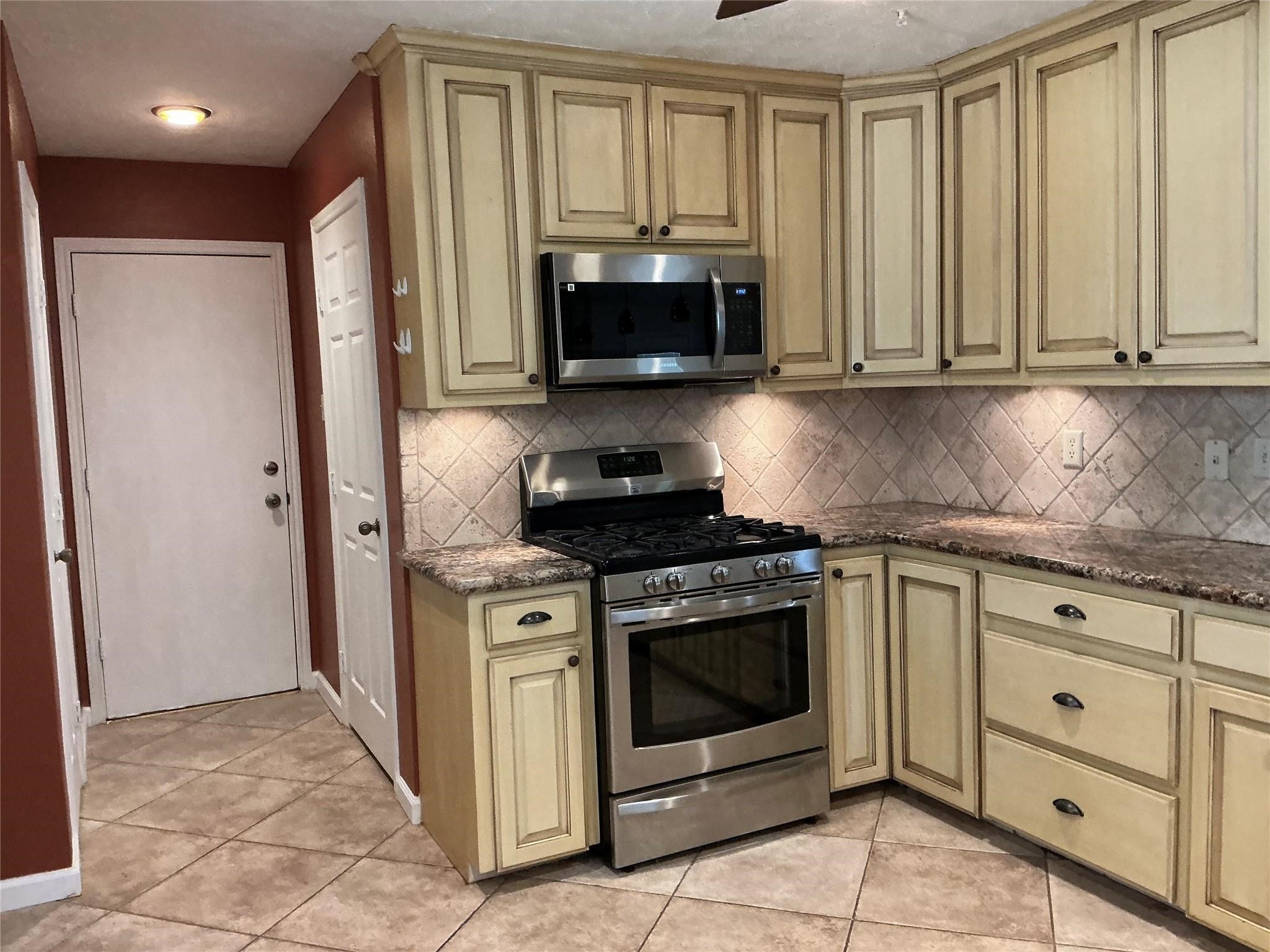 12511 Ravens Mate Drive Property Photo 8