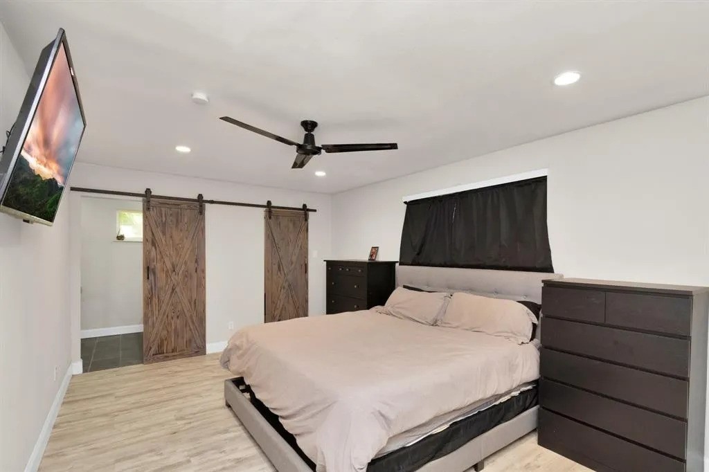 5658 Ludington Drive Property Photo 16