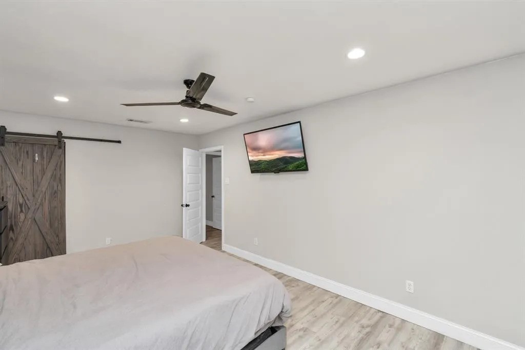 5658 Ludington Drive Property Photo 17