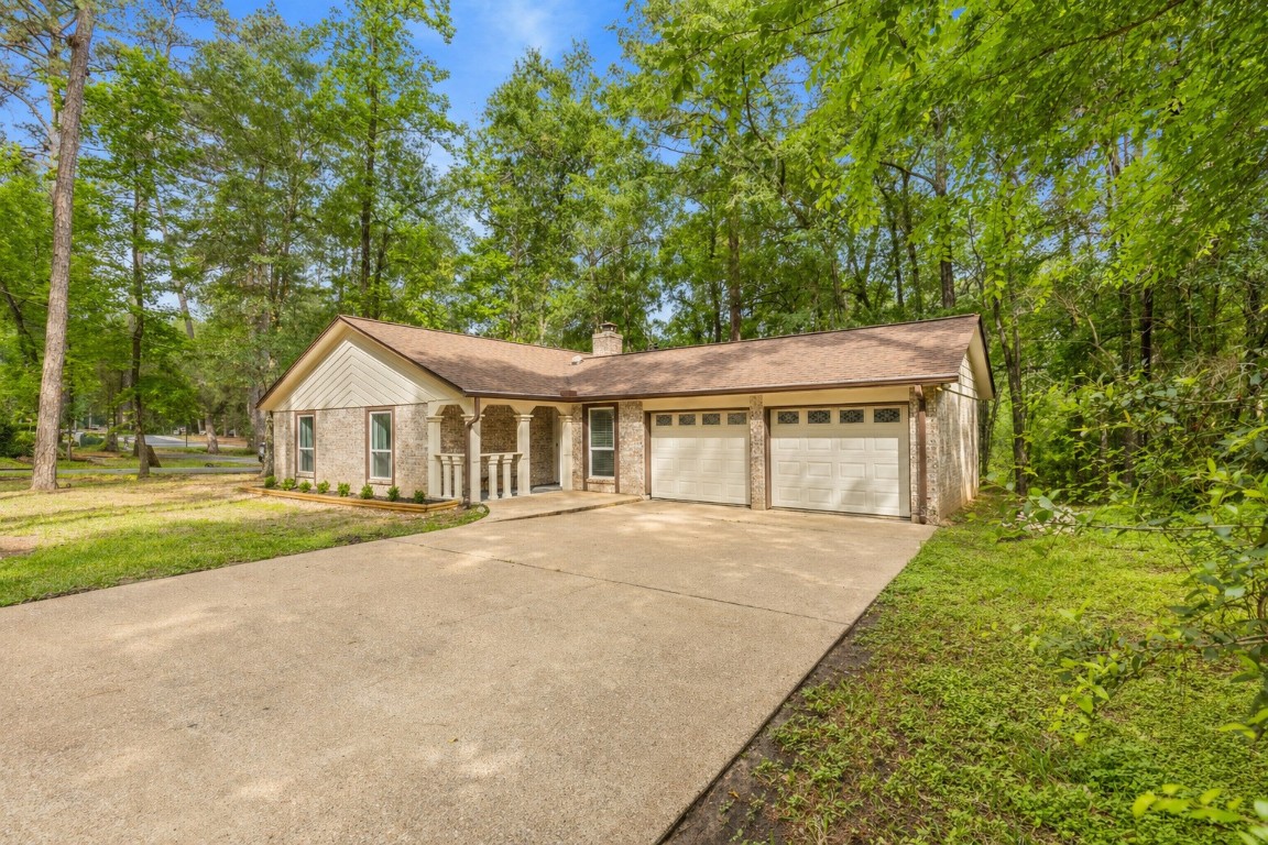 3740 Summer Lane Property Photo 1