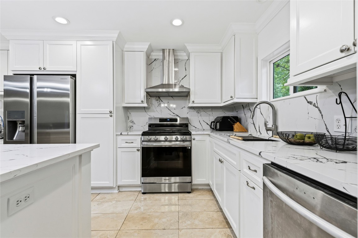 3740 Summer Lane Property Photo 8