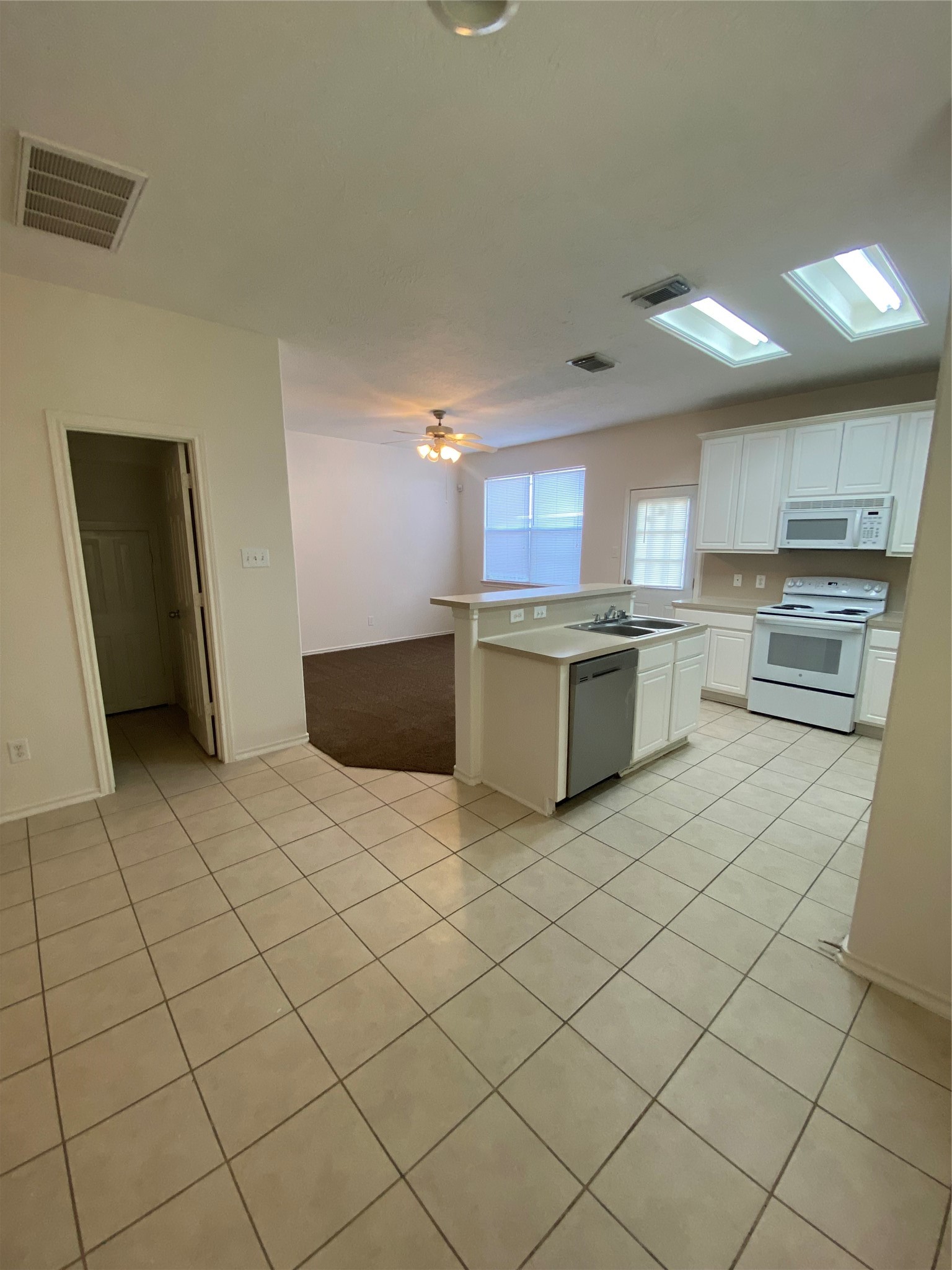 8925 Elm Drake Lane Property Photo 3