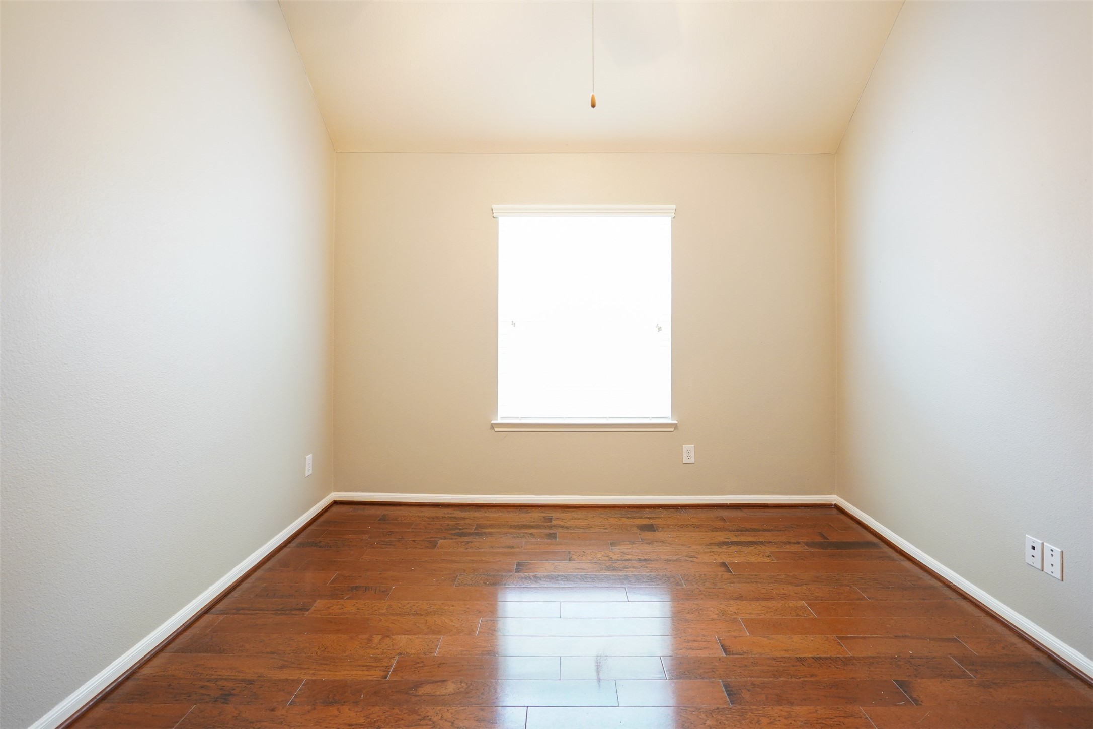 28038 Emma Gardens Lane Property Photo 4