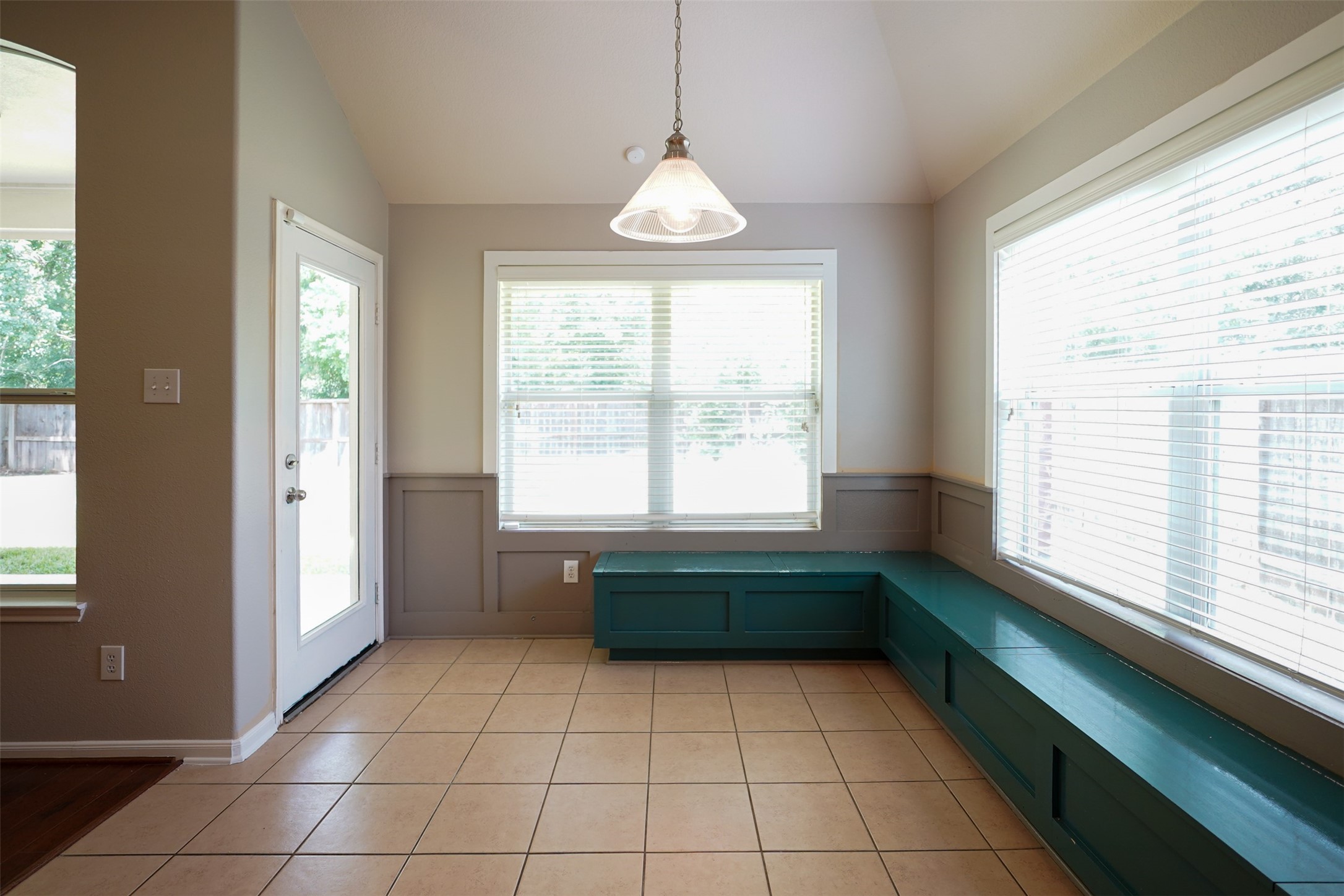 28038 Emma Gardens Lane Property Photo 12