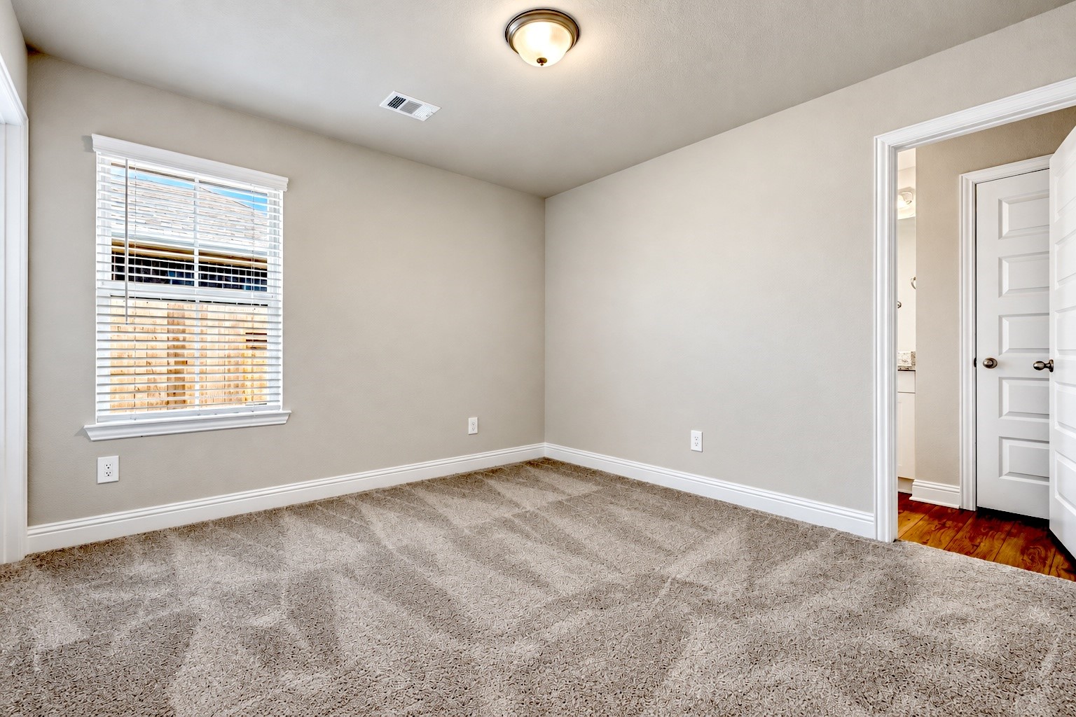 2218 Seneca Lake Drive Property Photo 21