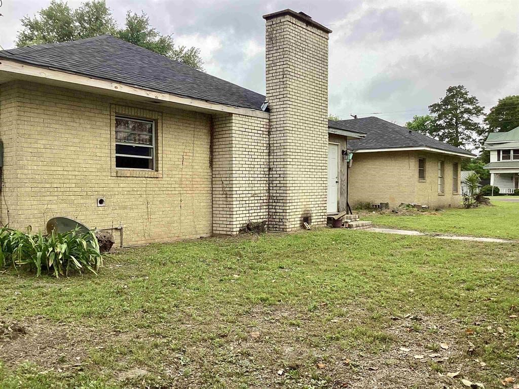 103 W Main St Property Photo 4