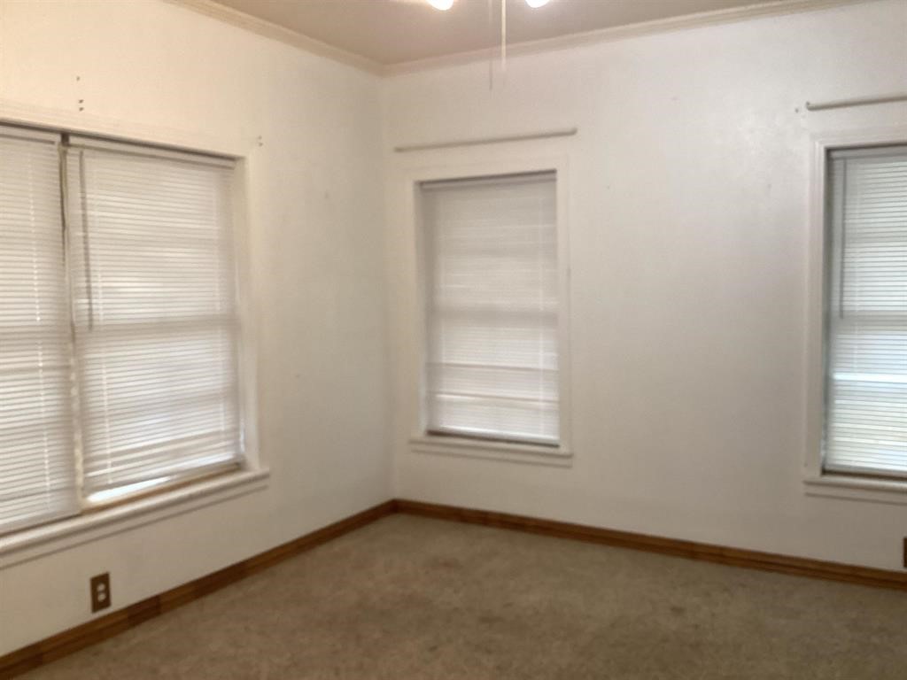 103 W Main St Property Photo 13