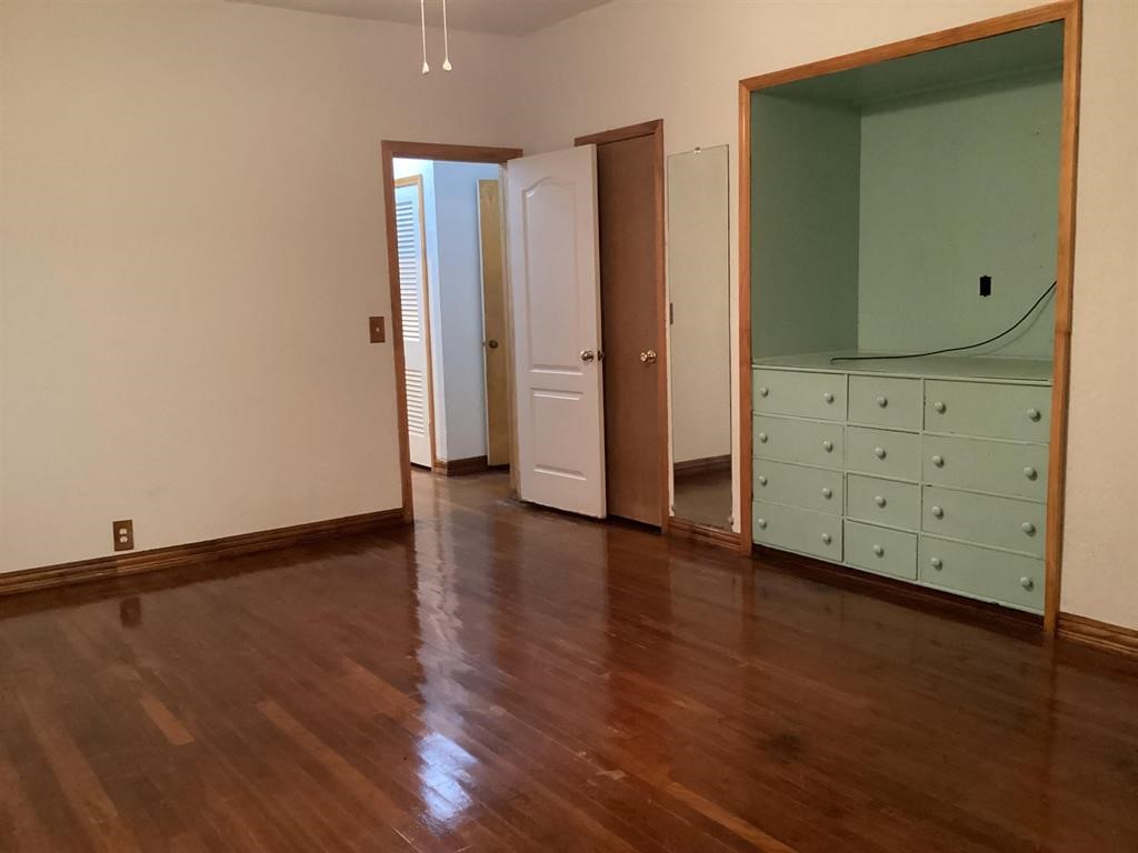 103 W Main St Property Photo 15