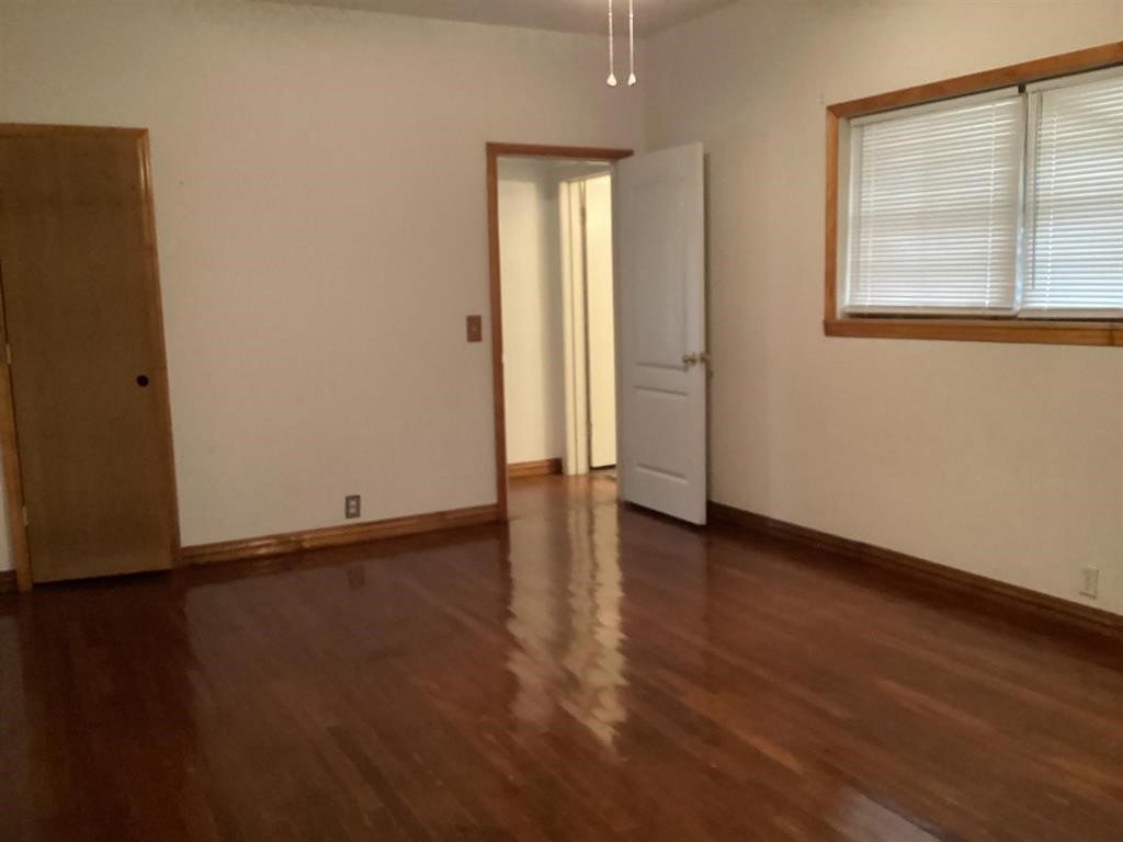 103 W Main St Property Photo 16