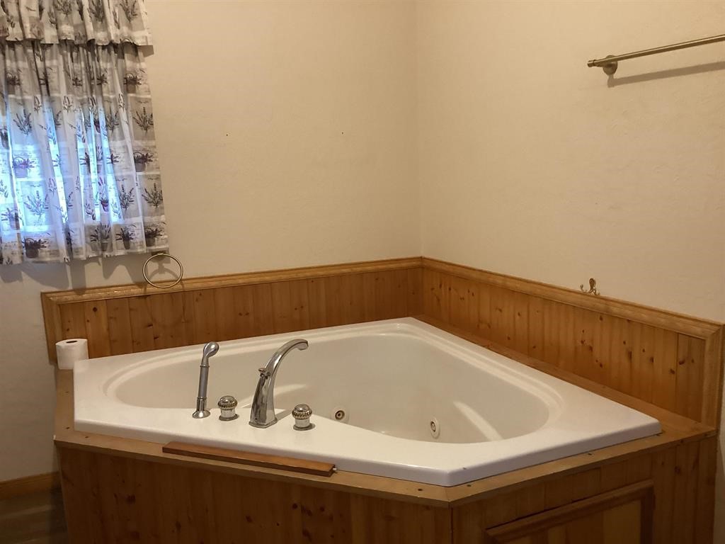 103 W Main St Property Photo 17