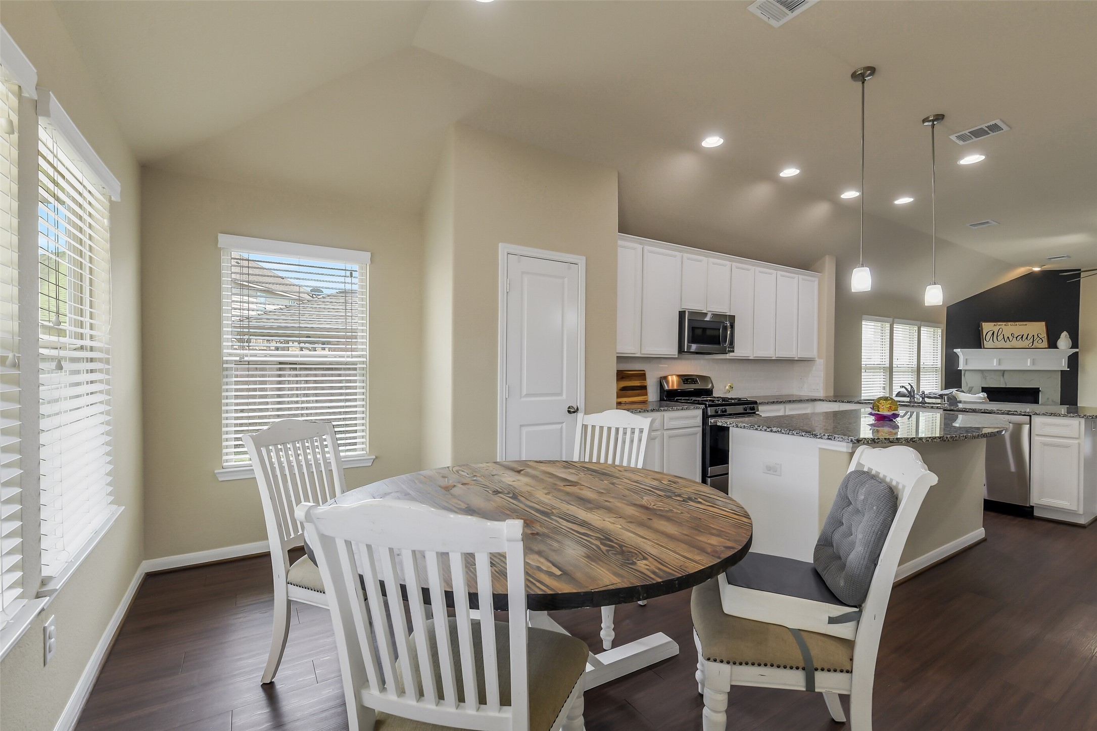 23710 Walnut Maze Court Property Photo 11