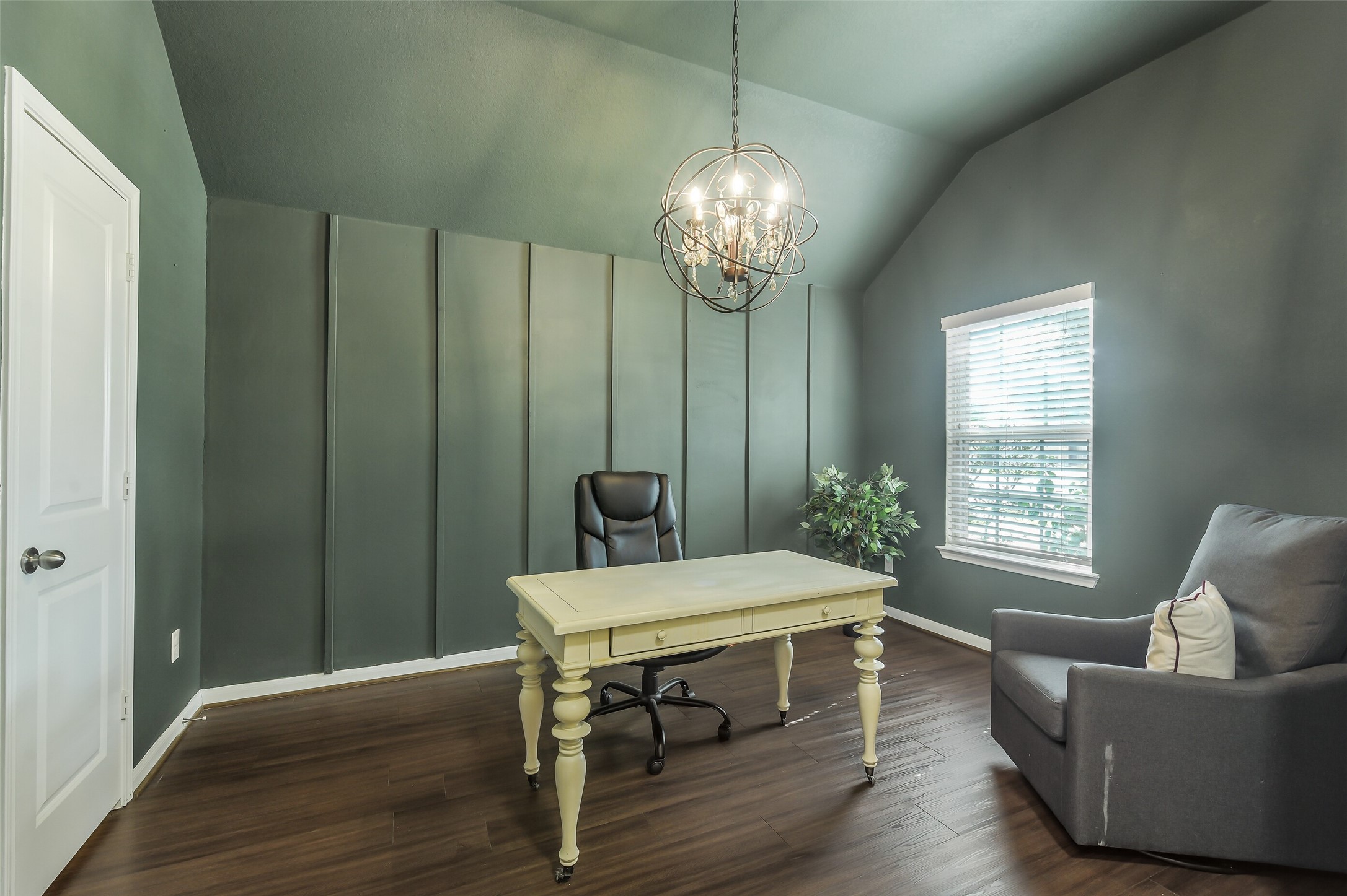 23710 Walnut Maze Court Property Photo 18