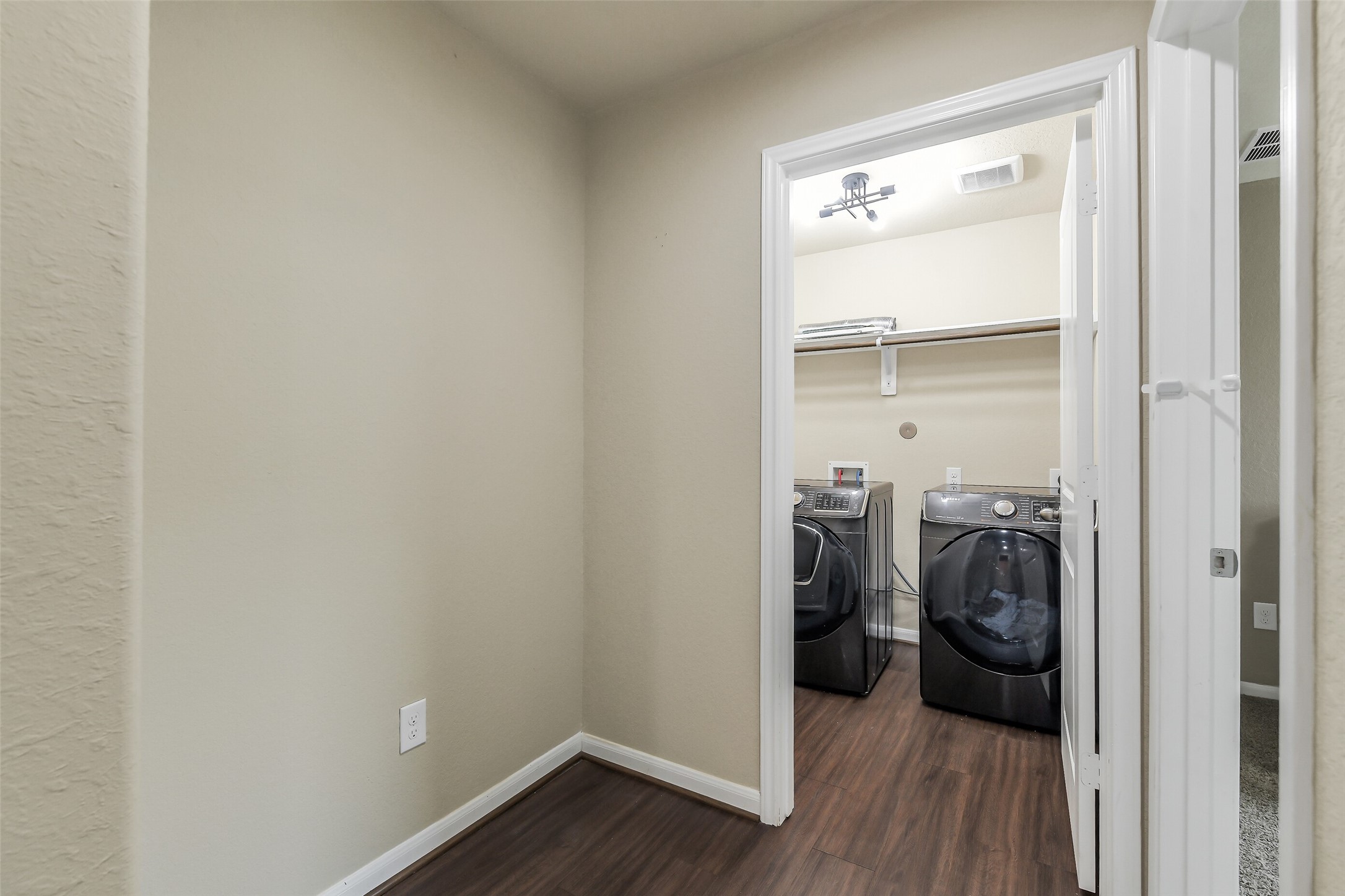 23710 Walnut Maze Court Property Photo 23