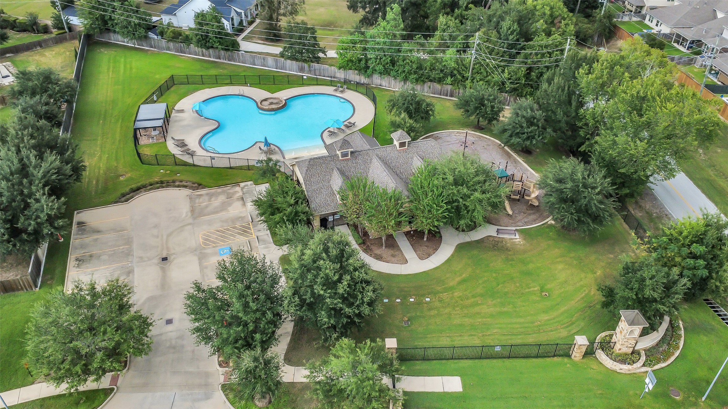 23710 Walnut Maze Court Property Photo 31