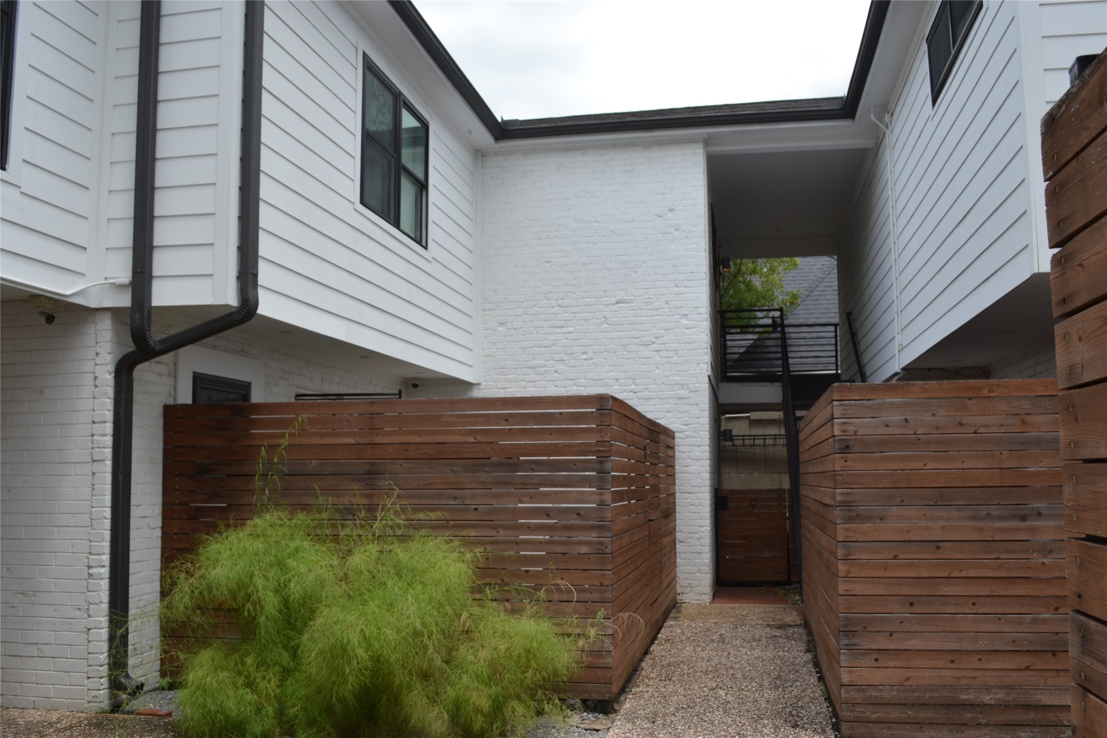 1710 Brun Street 10 Property Photo 1