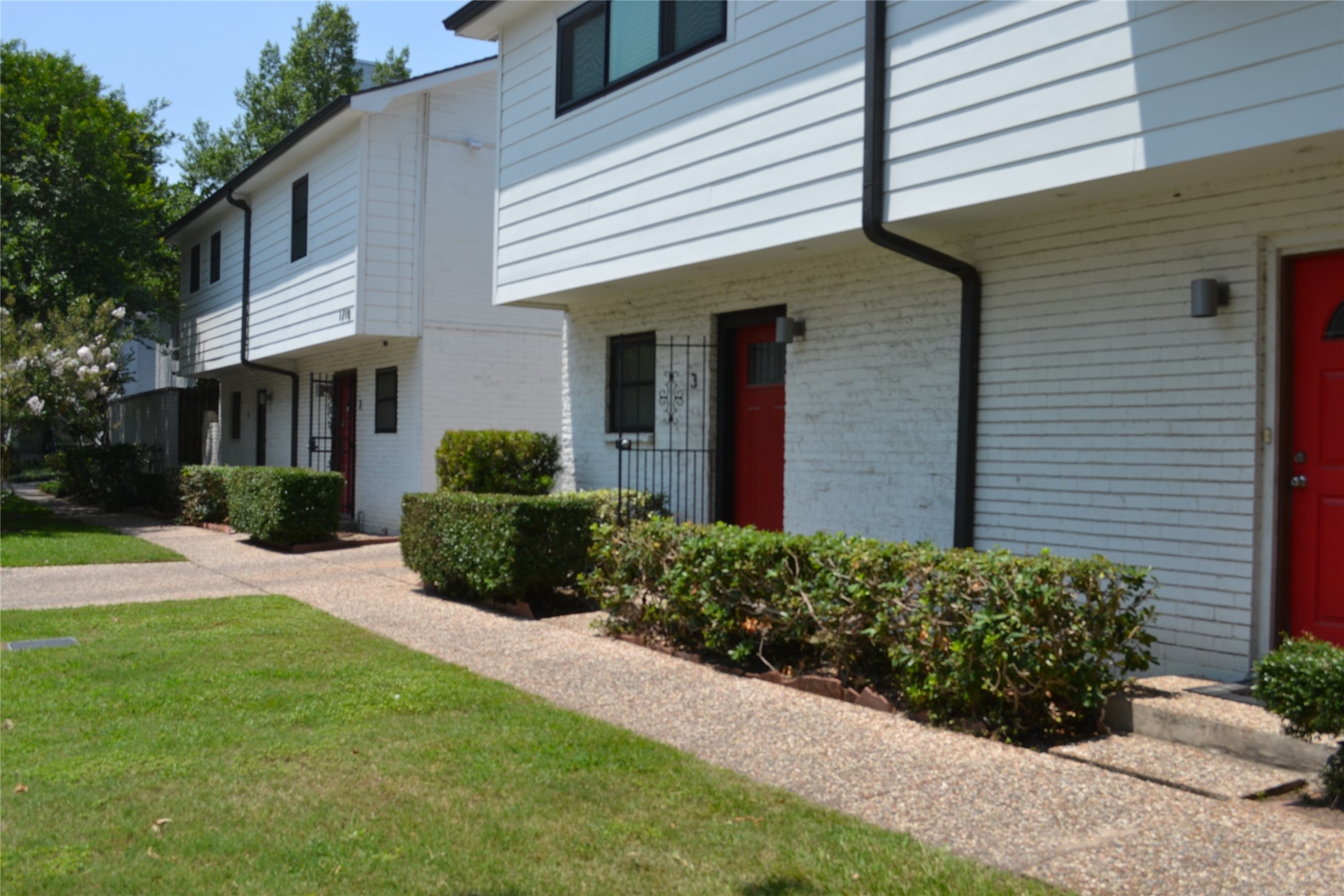 1710 Brun Street 10 Property Photo 4