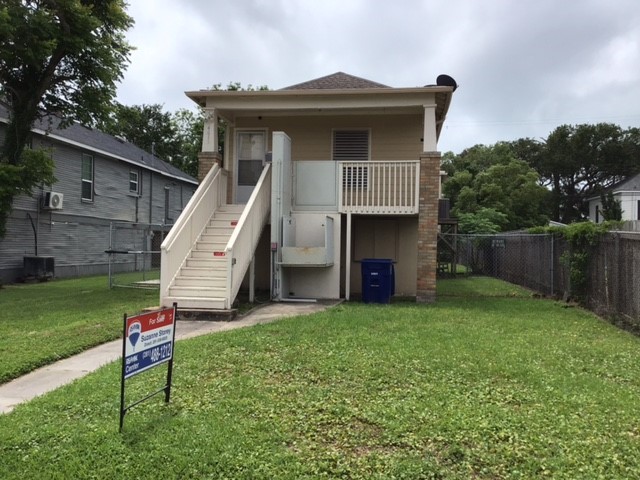 4615 Avenue Q 1/2 Property Photo 1