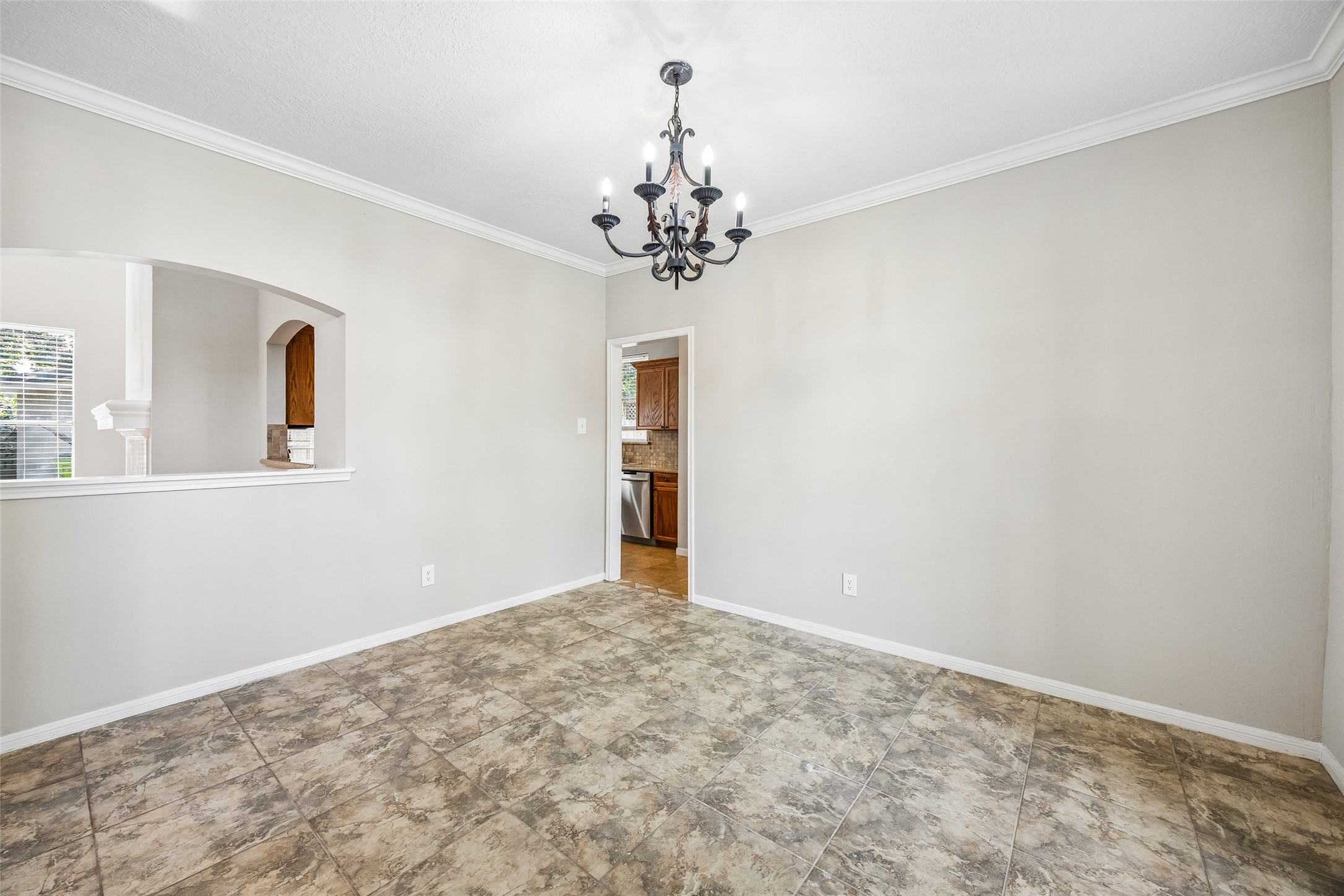 4031 Mission Valley Drive Property Photo 5