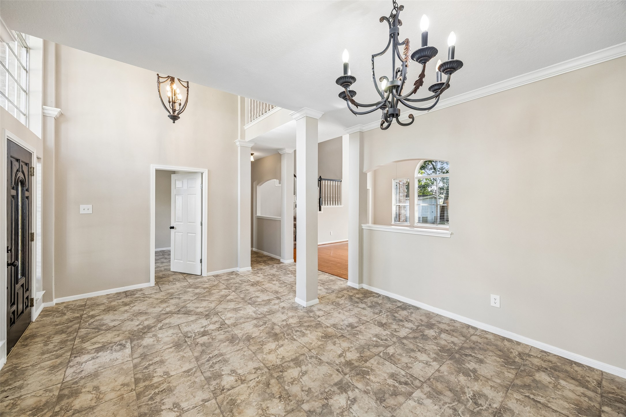 4031 Mission Valley Drive Property Photo 6