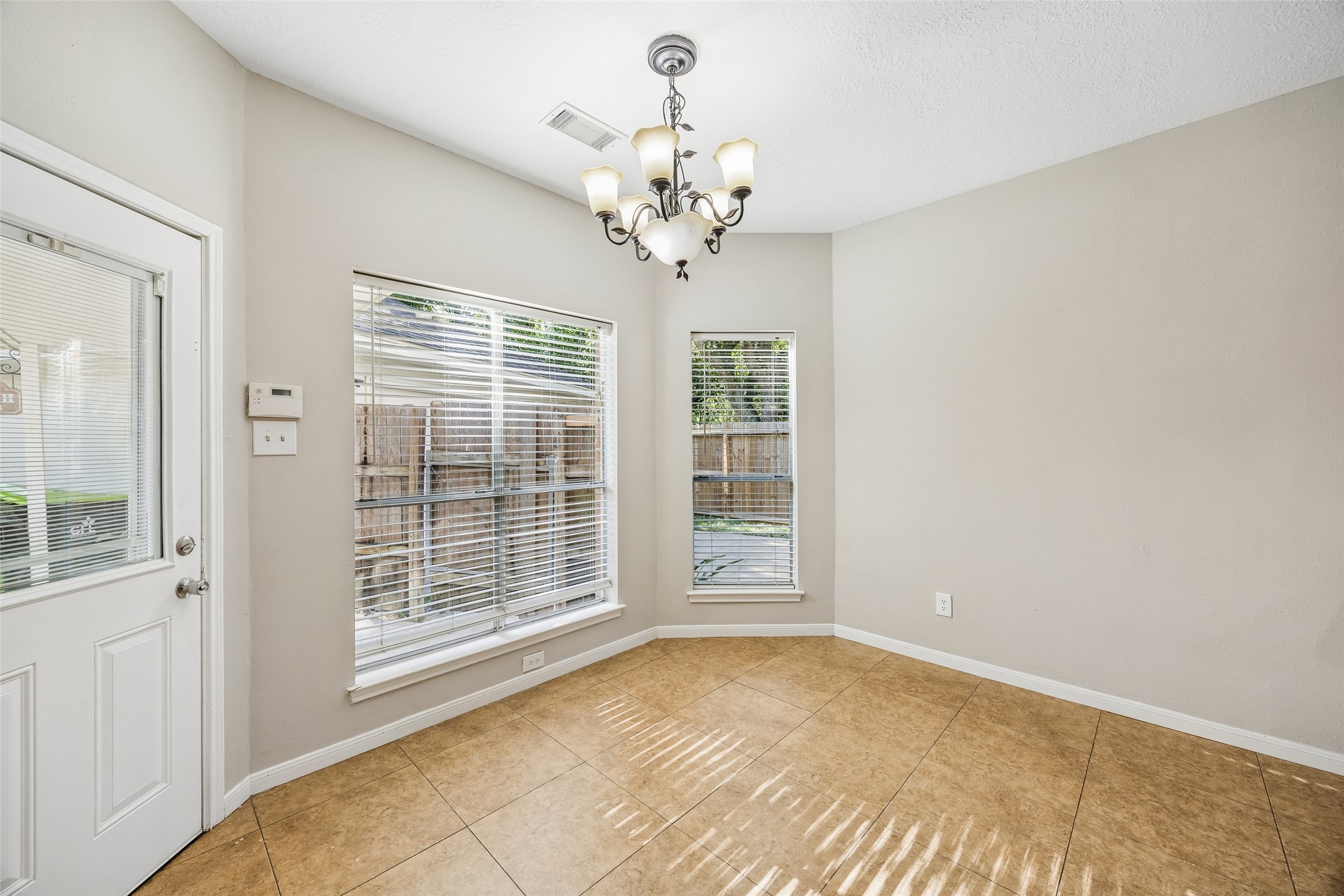 4031 Mission Valley Drive Property Photo 12