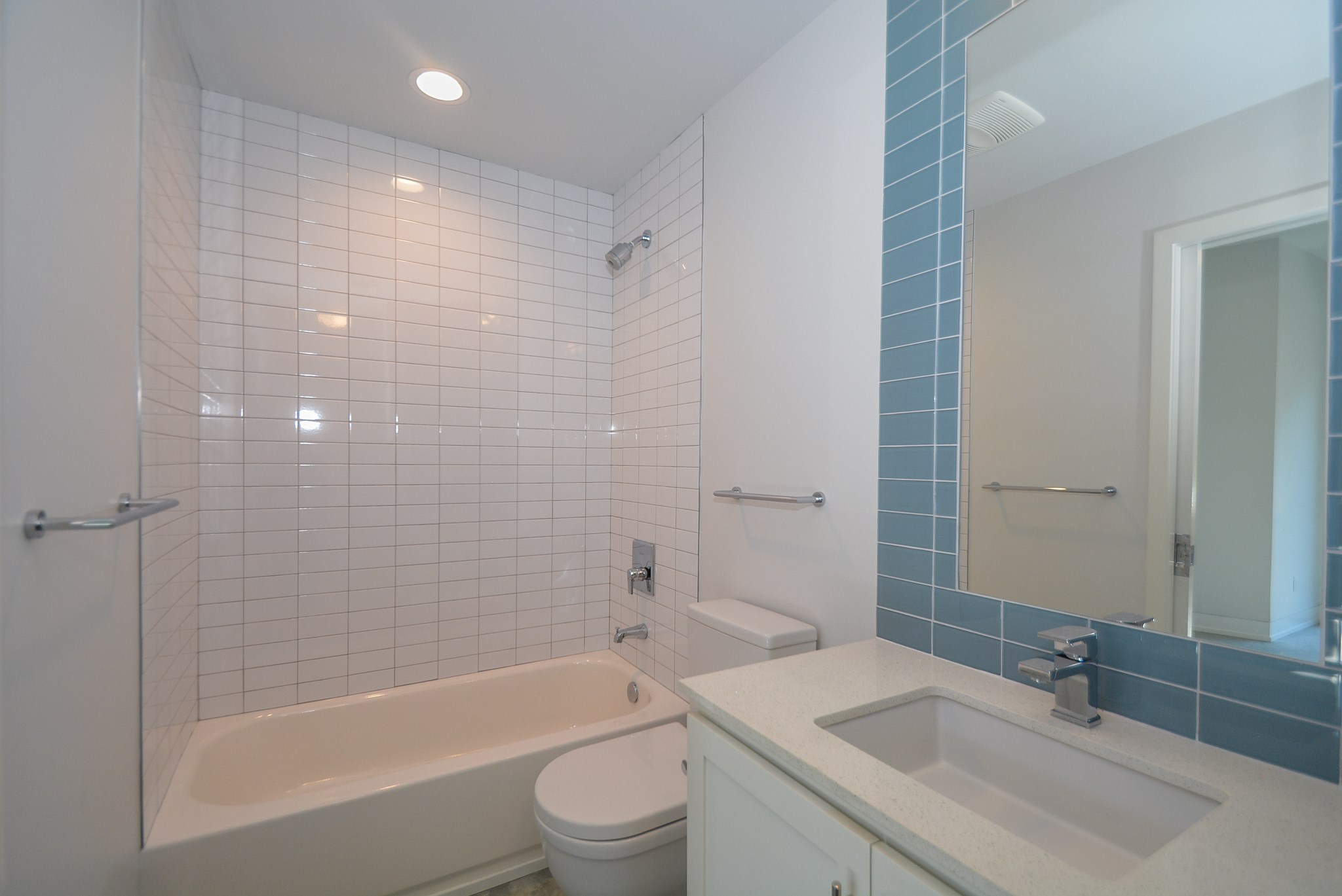 1907 Oakdale Street Property Photo 6