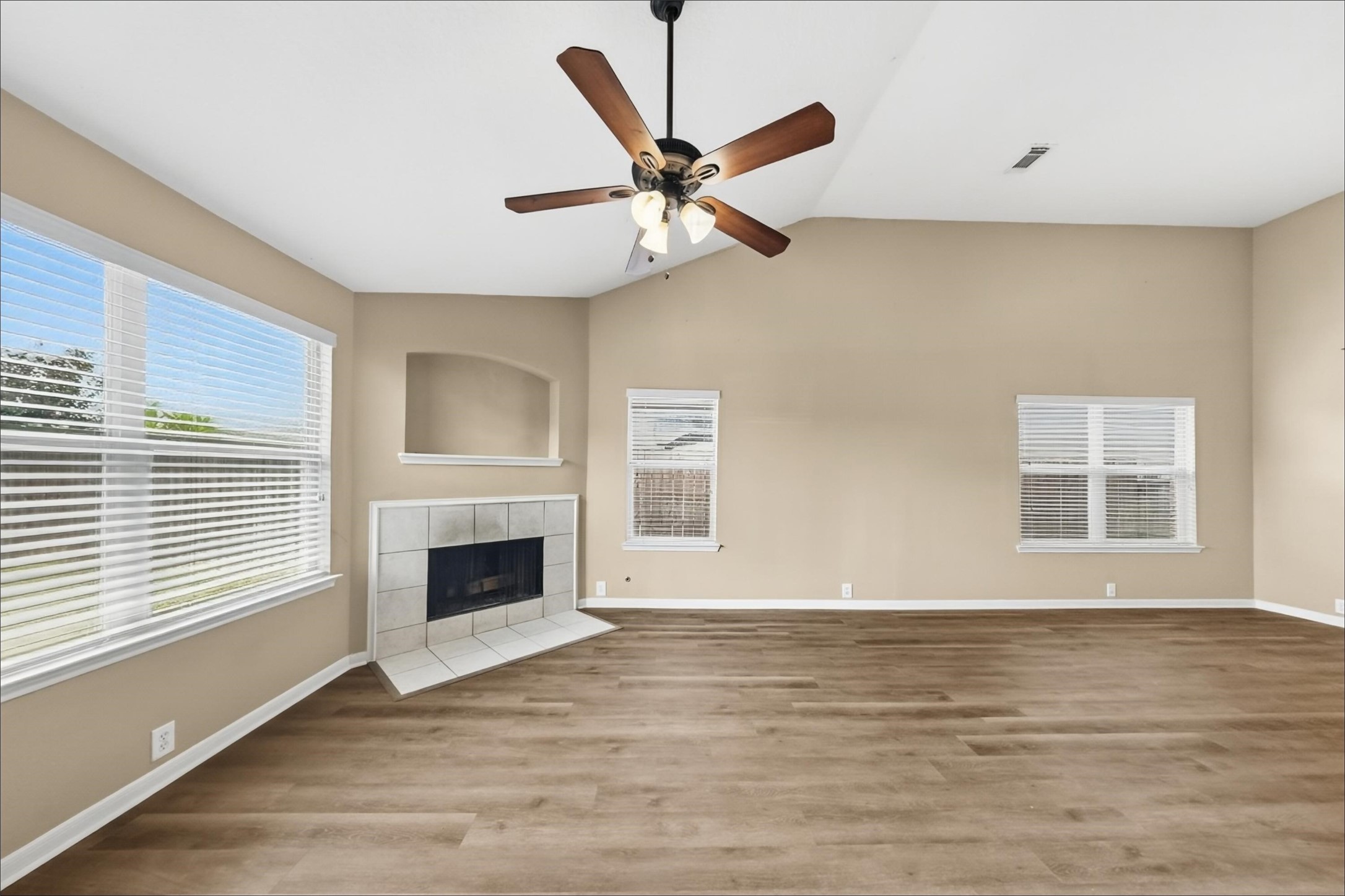 20115 Cypresswood Glen Property Photo 7