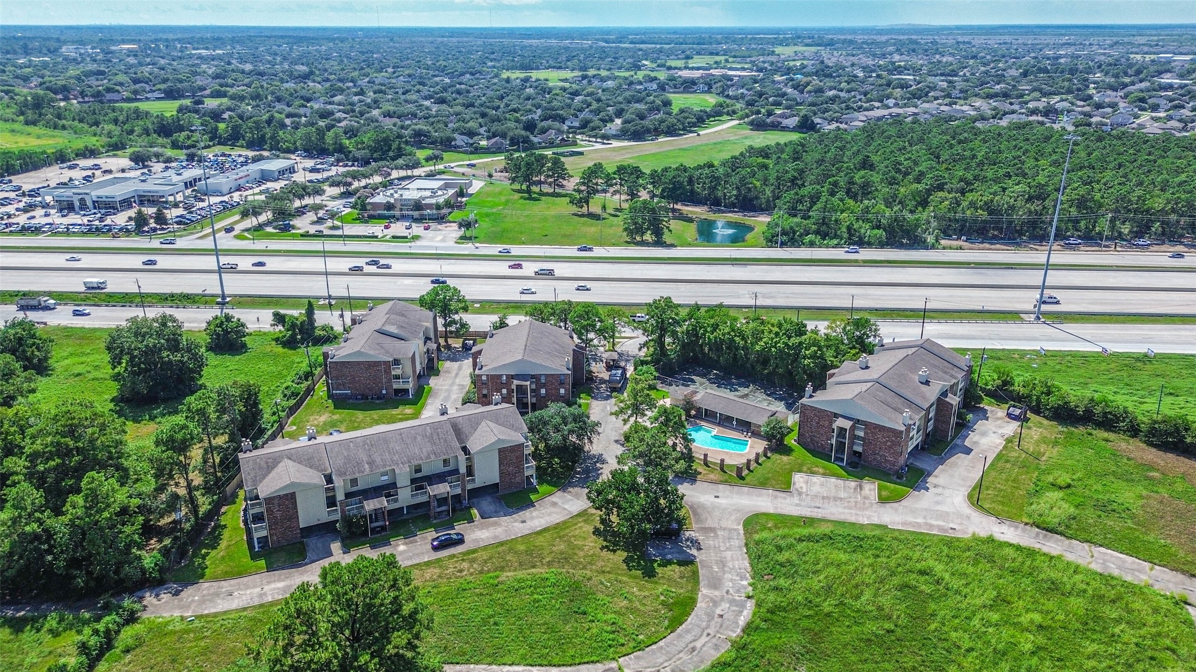 2501 Gulf Freeway 243d Property Photo 1